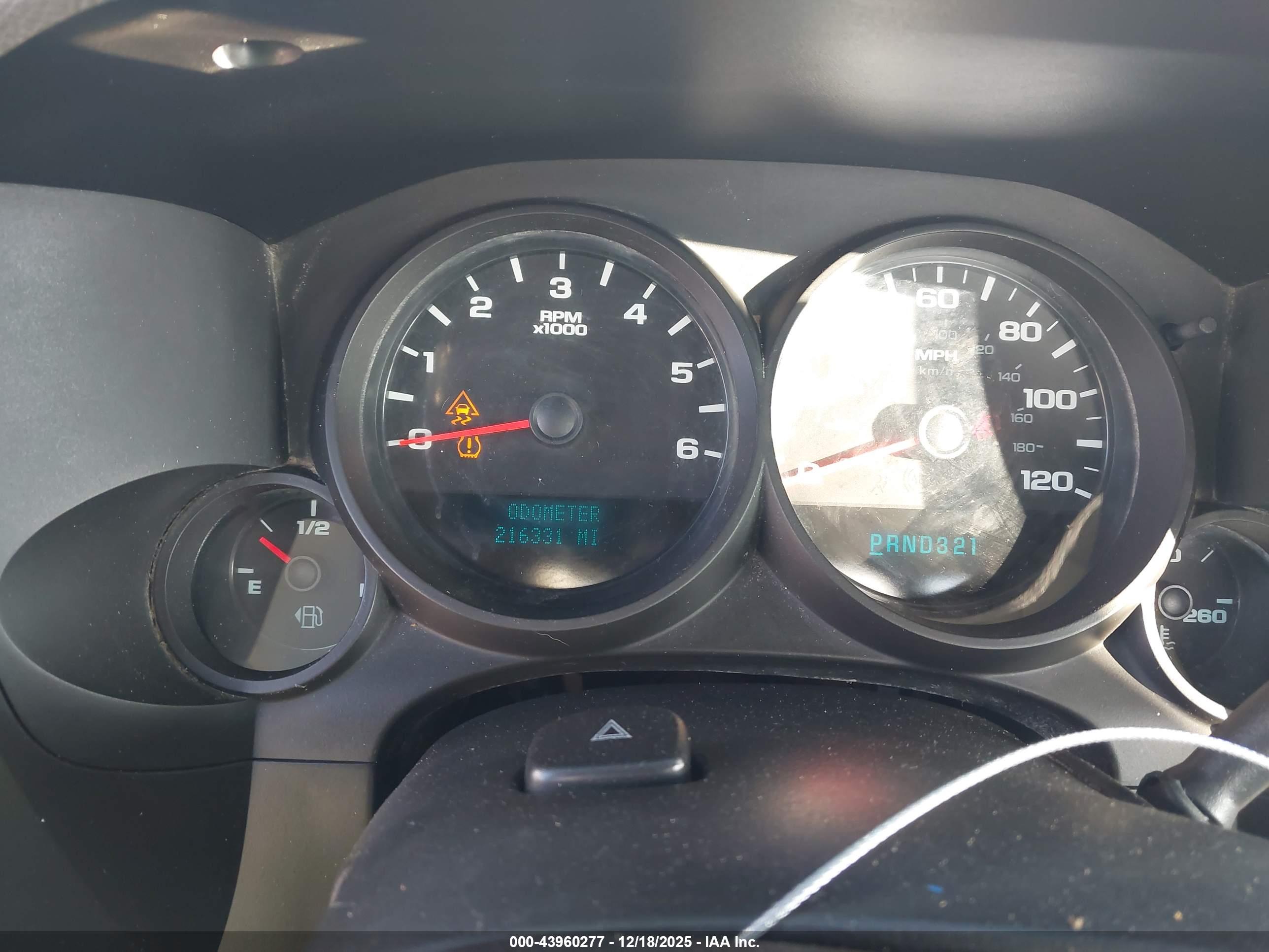 CHEVROLET SILVERADO image 7
