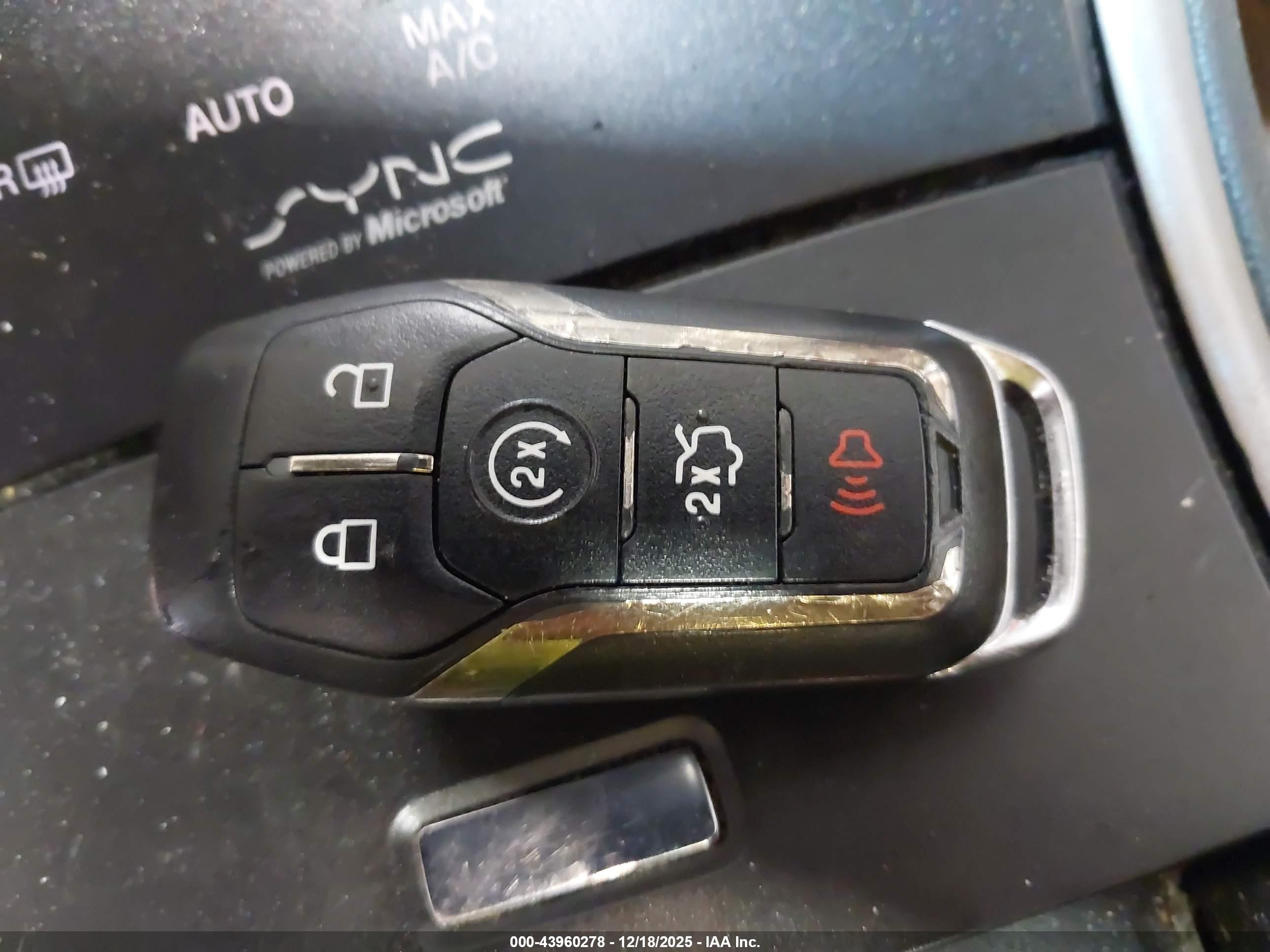 LINCOLN MKZ image 11