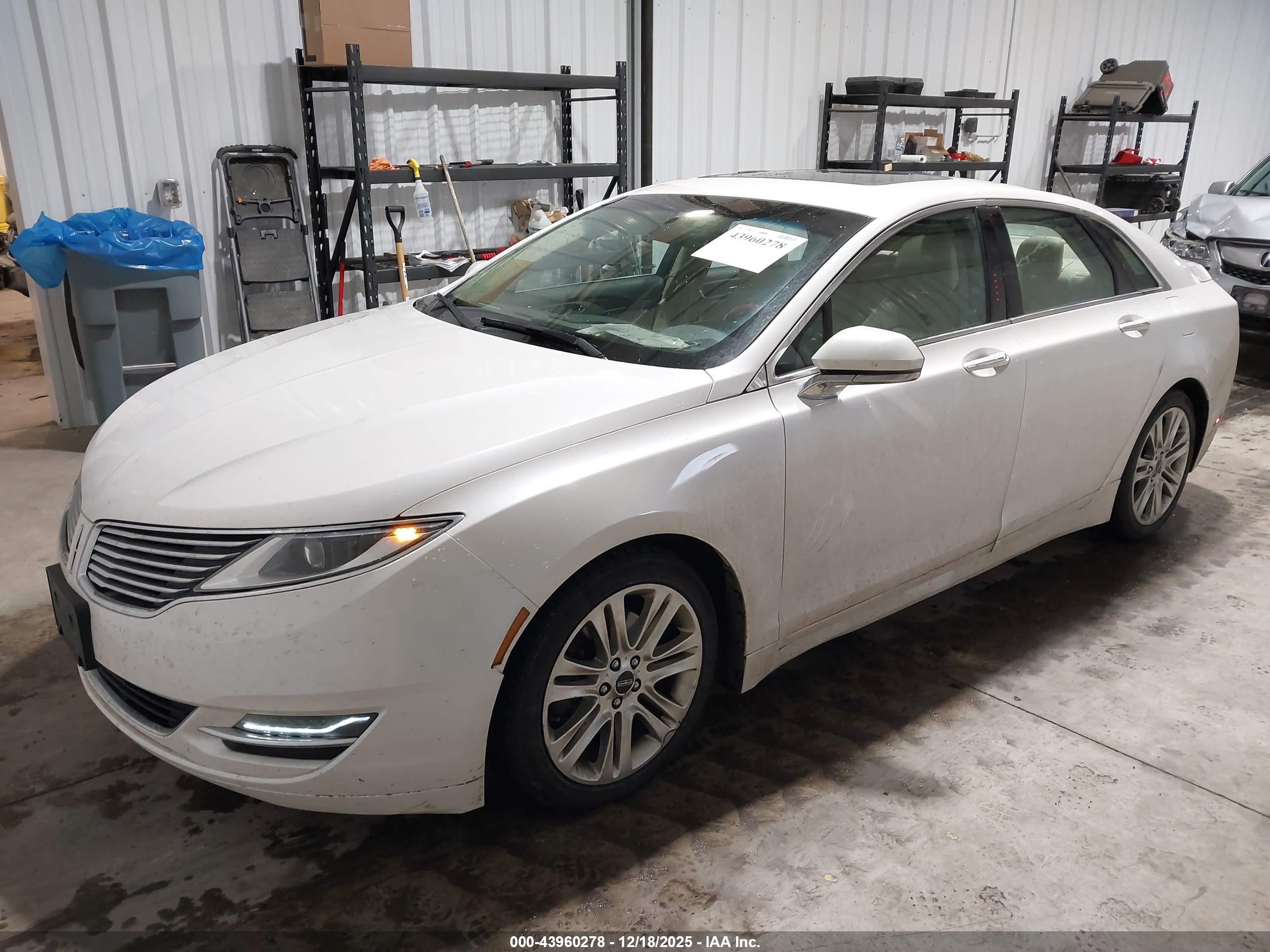 LINCOLN MKZ image 2