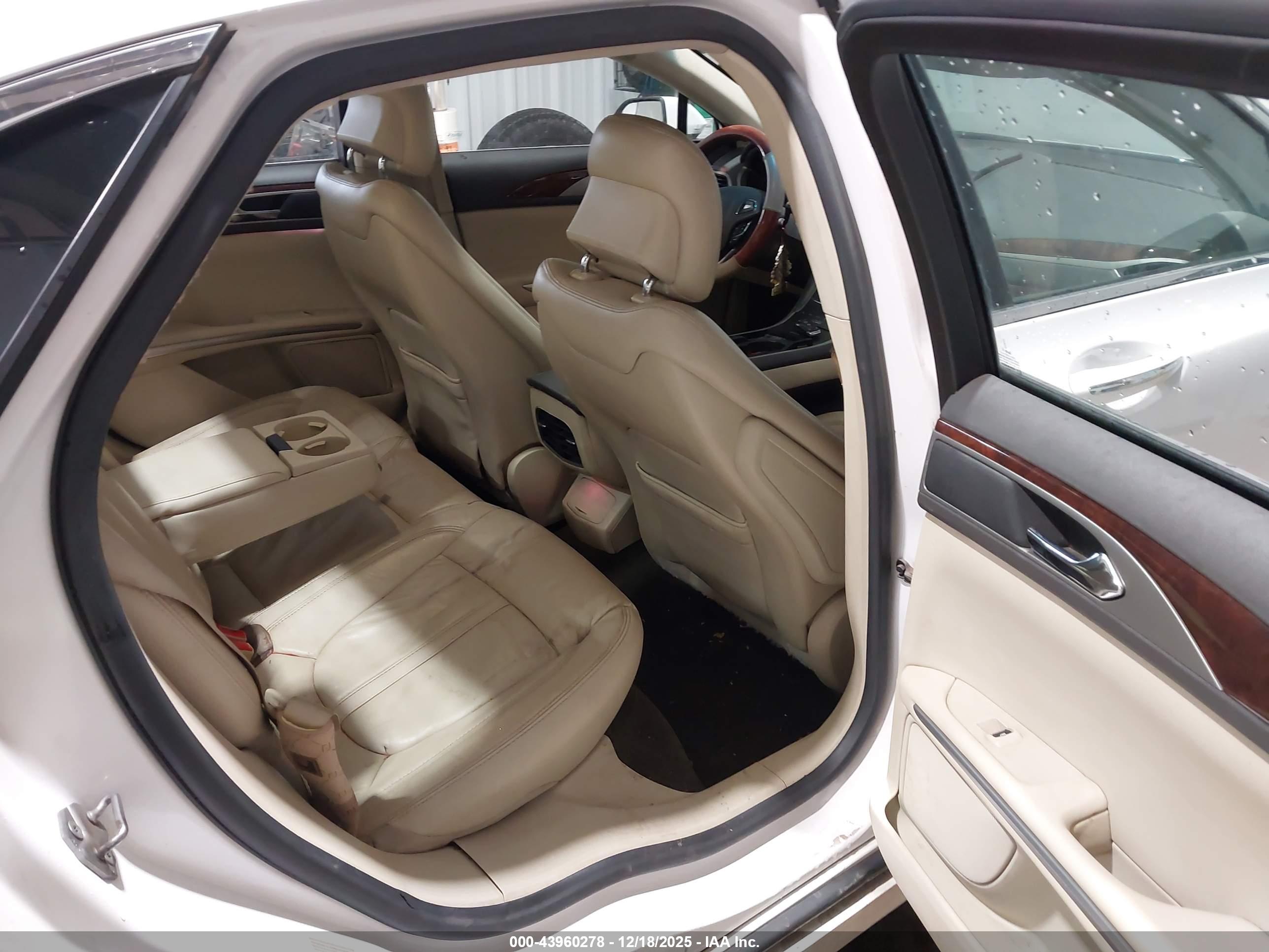 LINCOLN MKZ image 8