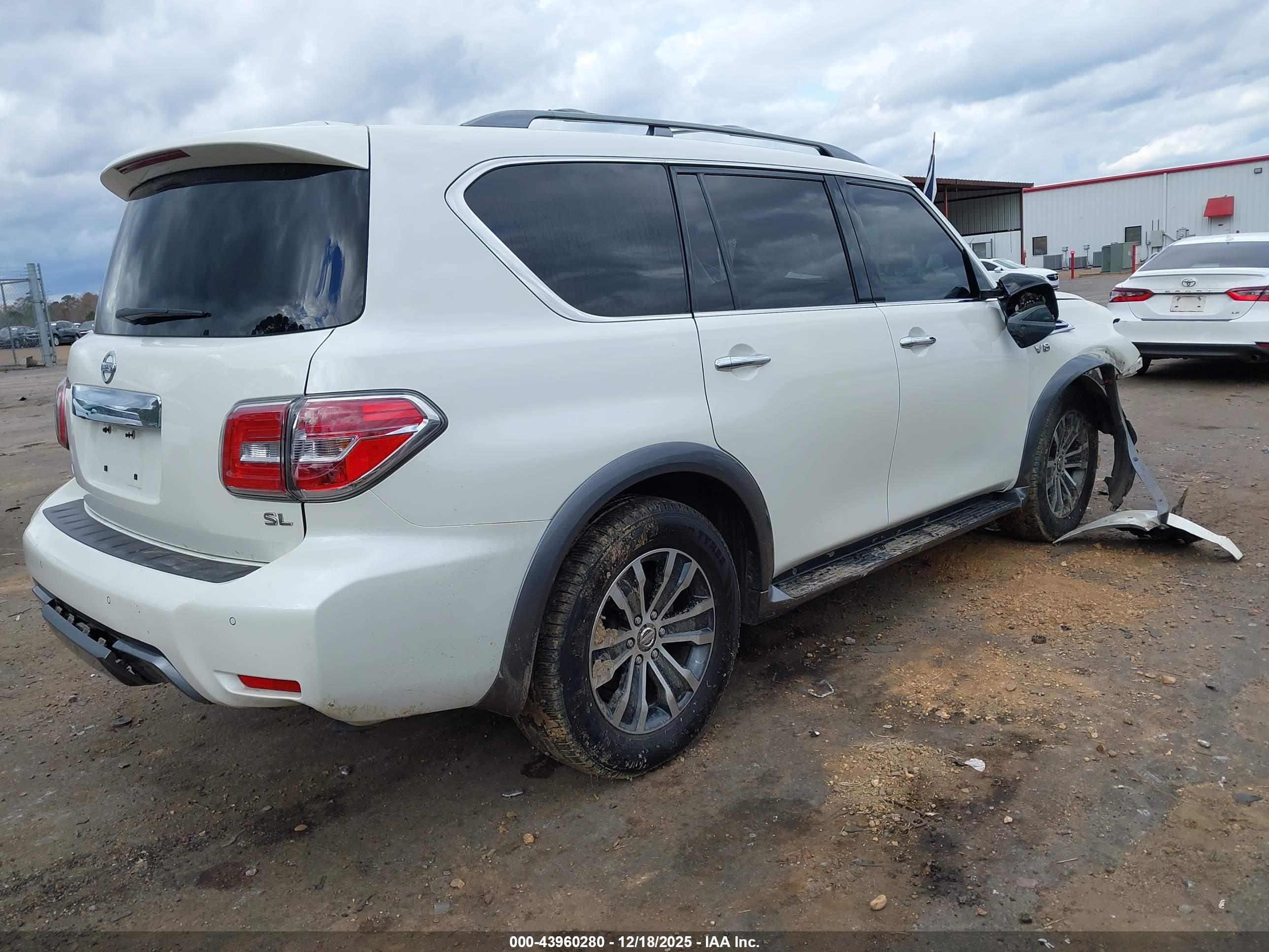 NISSAN ARMADA image 4