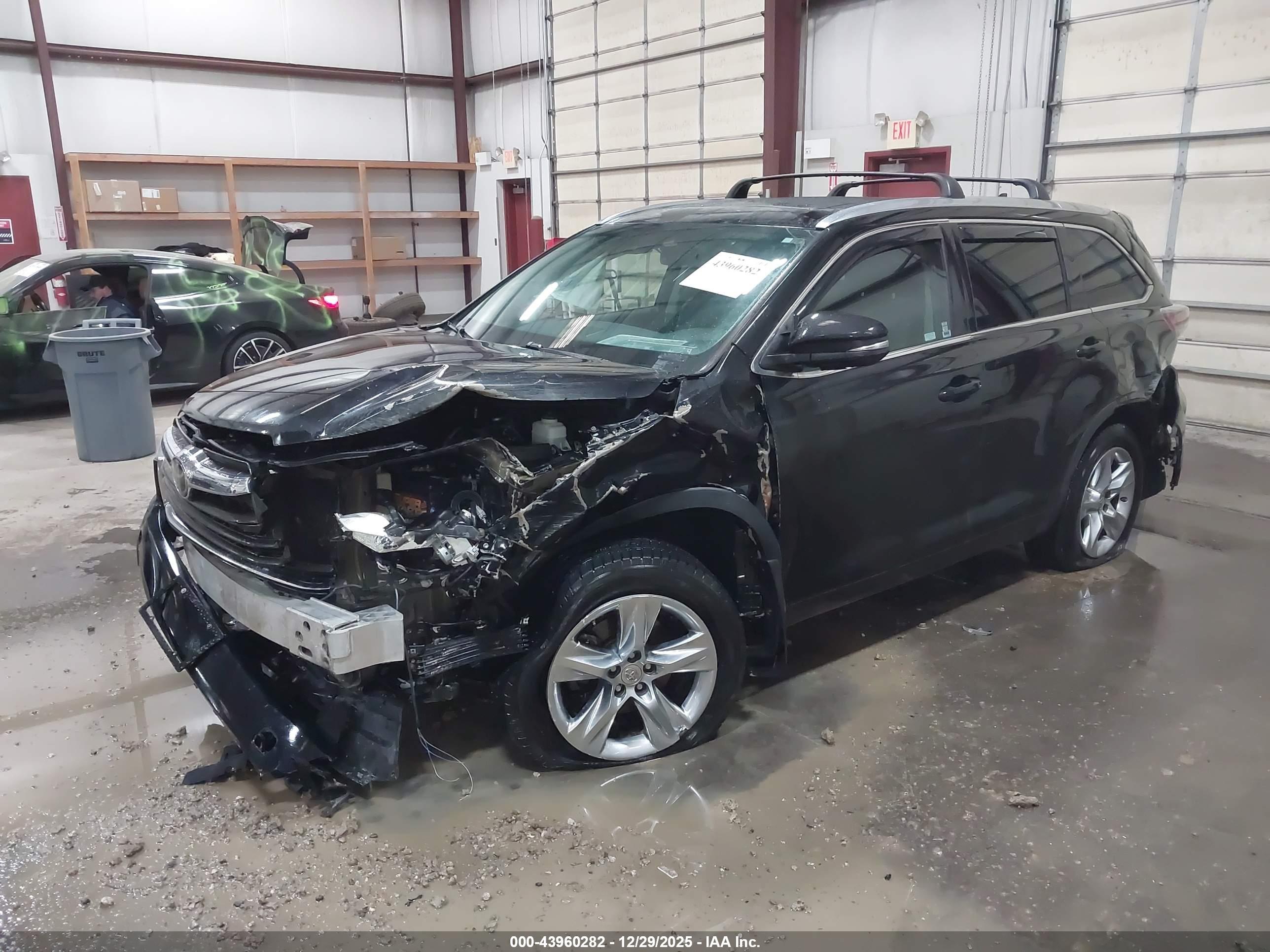 TOYOTA HIGHLANDER image 2