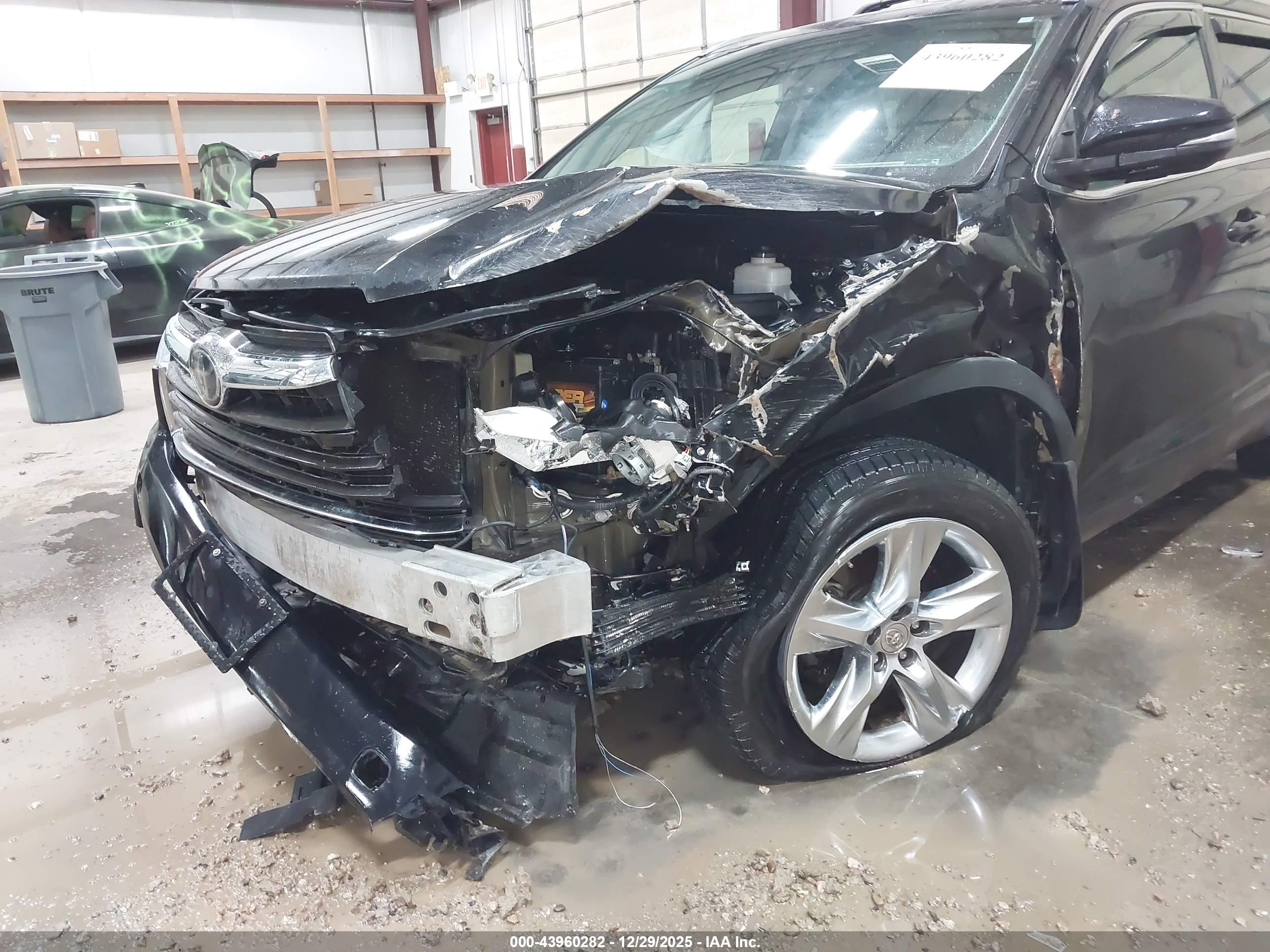 TOYOTA HIGHLANDER image 6