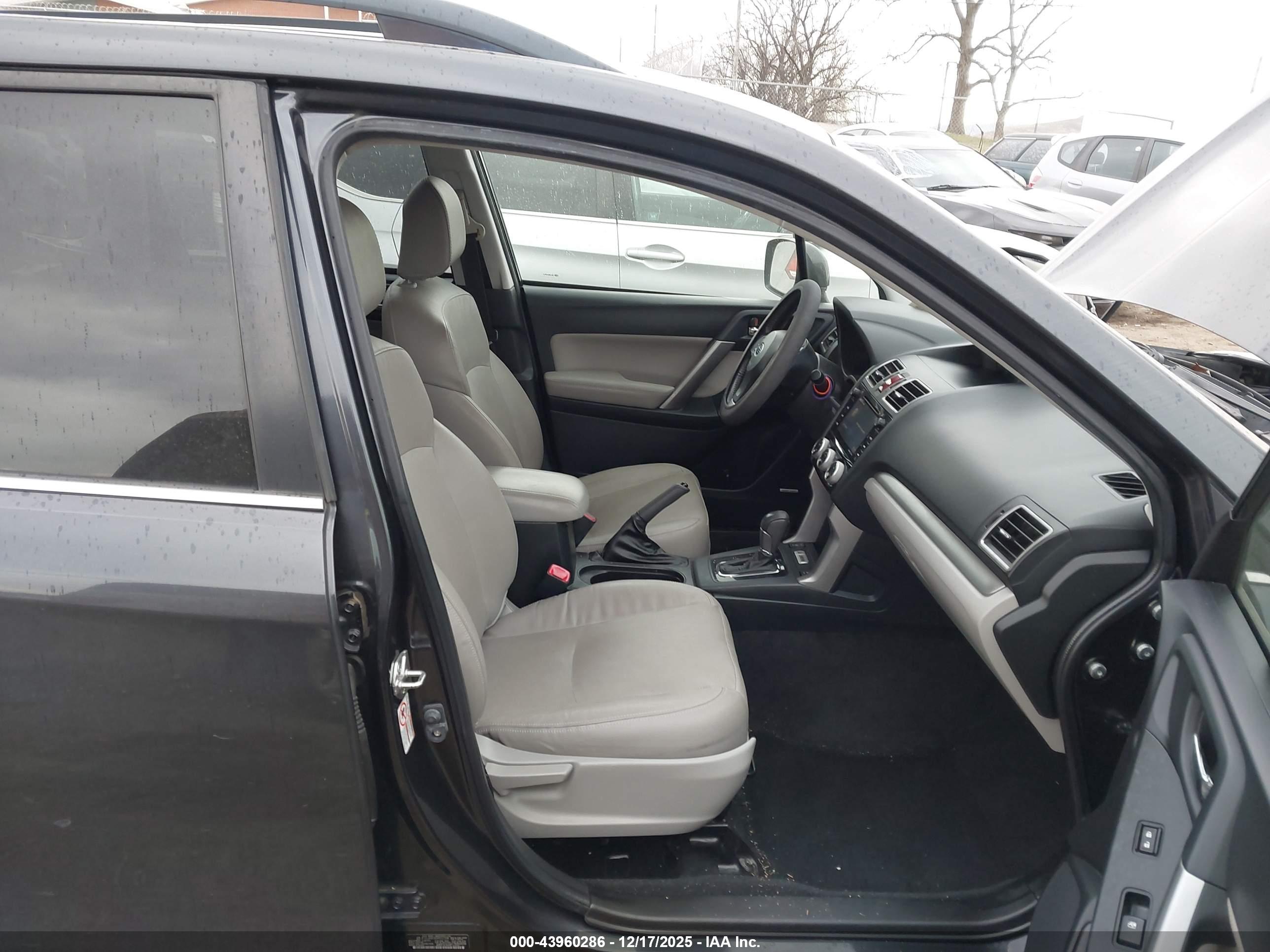 SUBARU FORESTER image 5