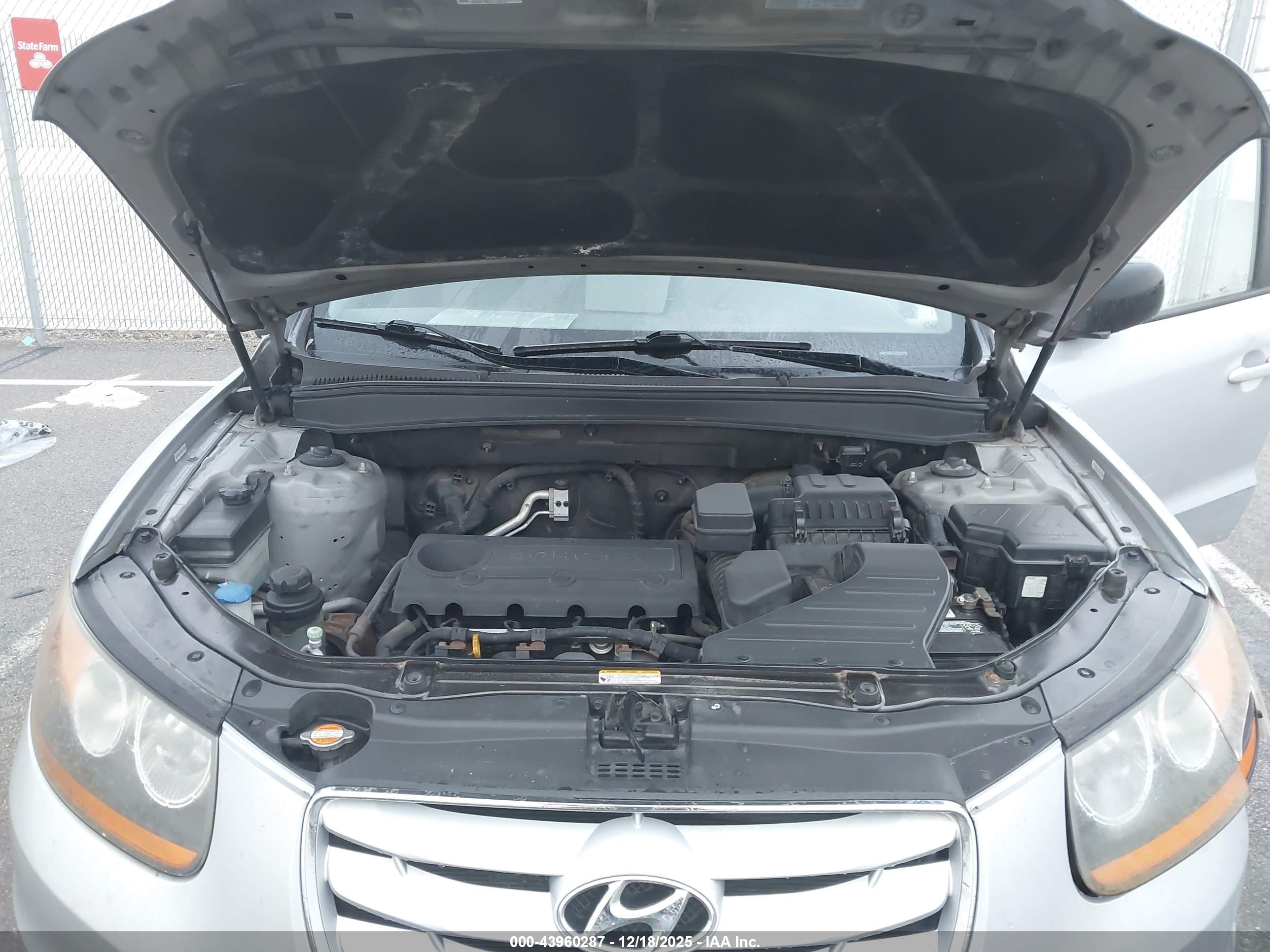 HYUNDAI SANTA image 10