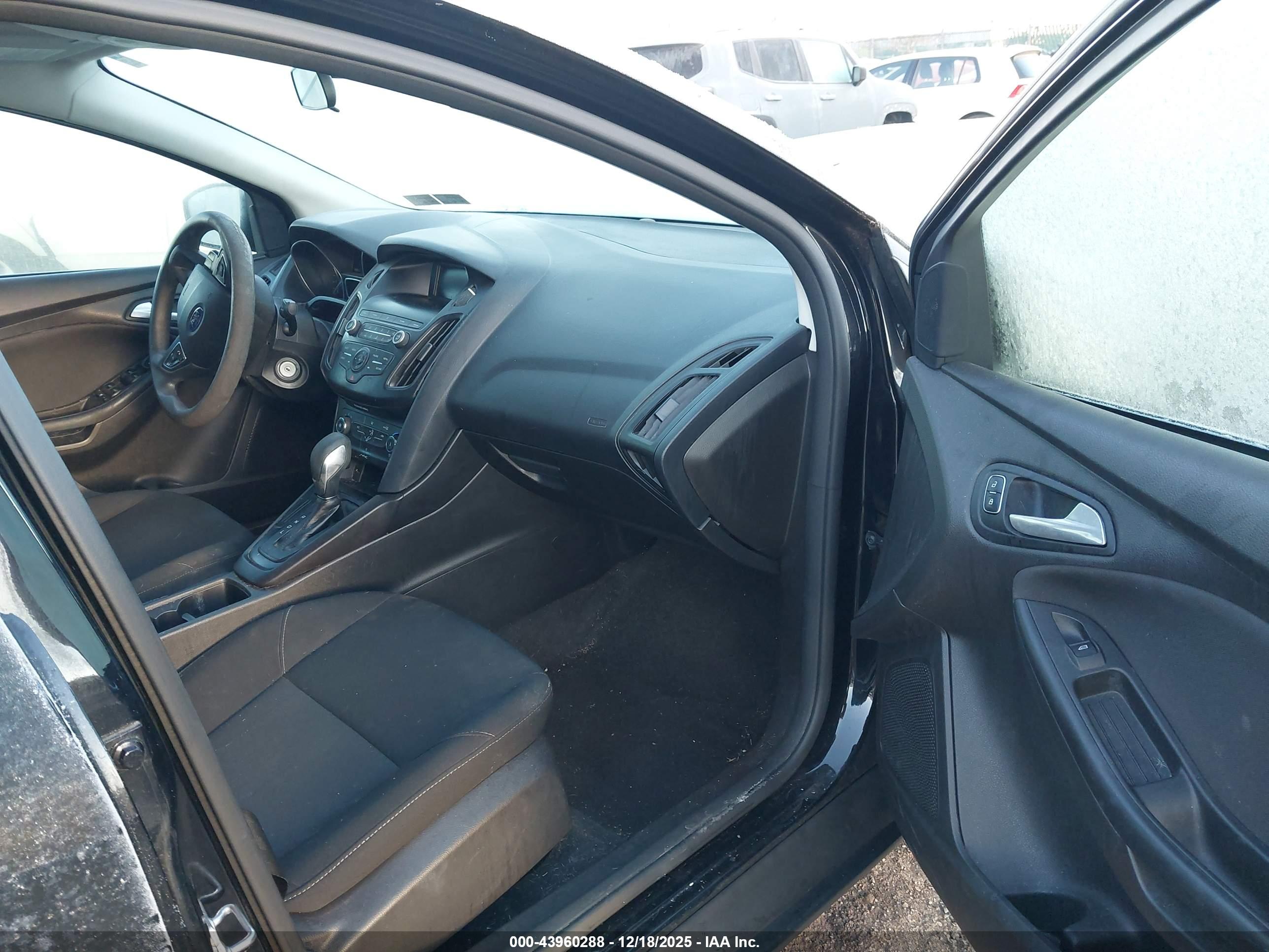 FORD FOCUS image 5