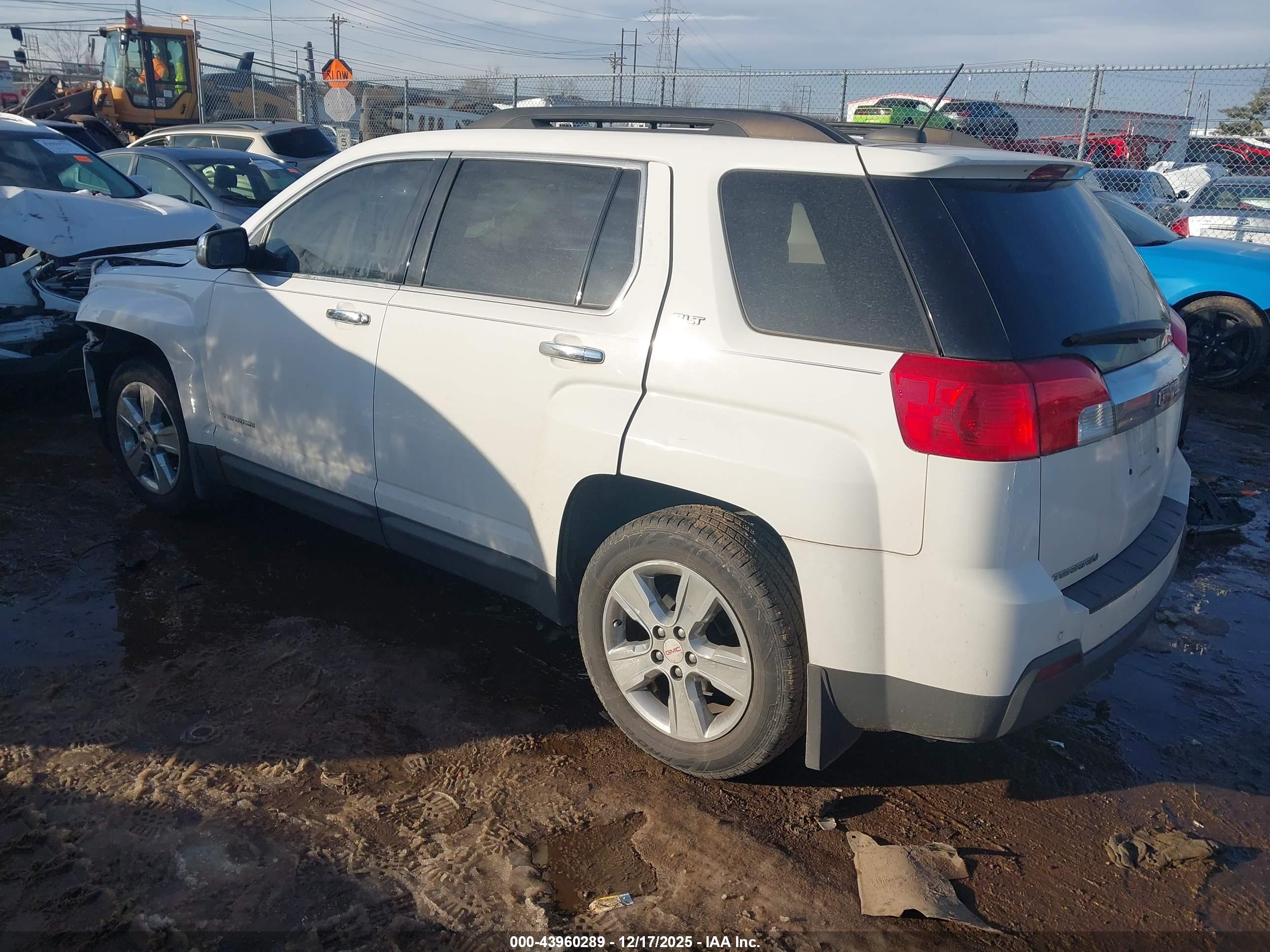 GMC TERRAIN image 3
