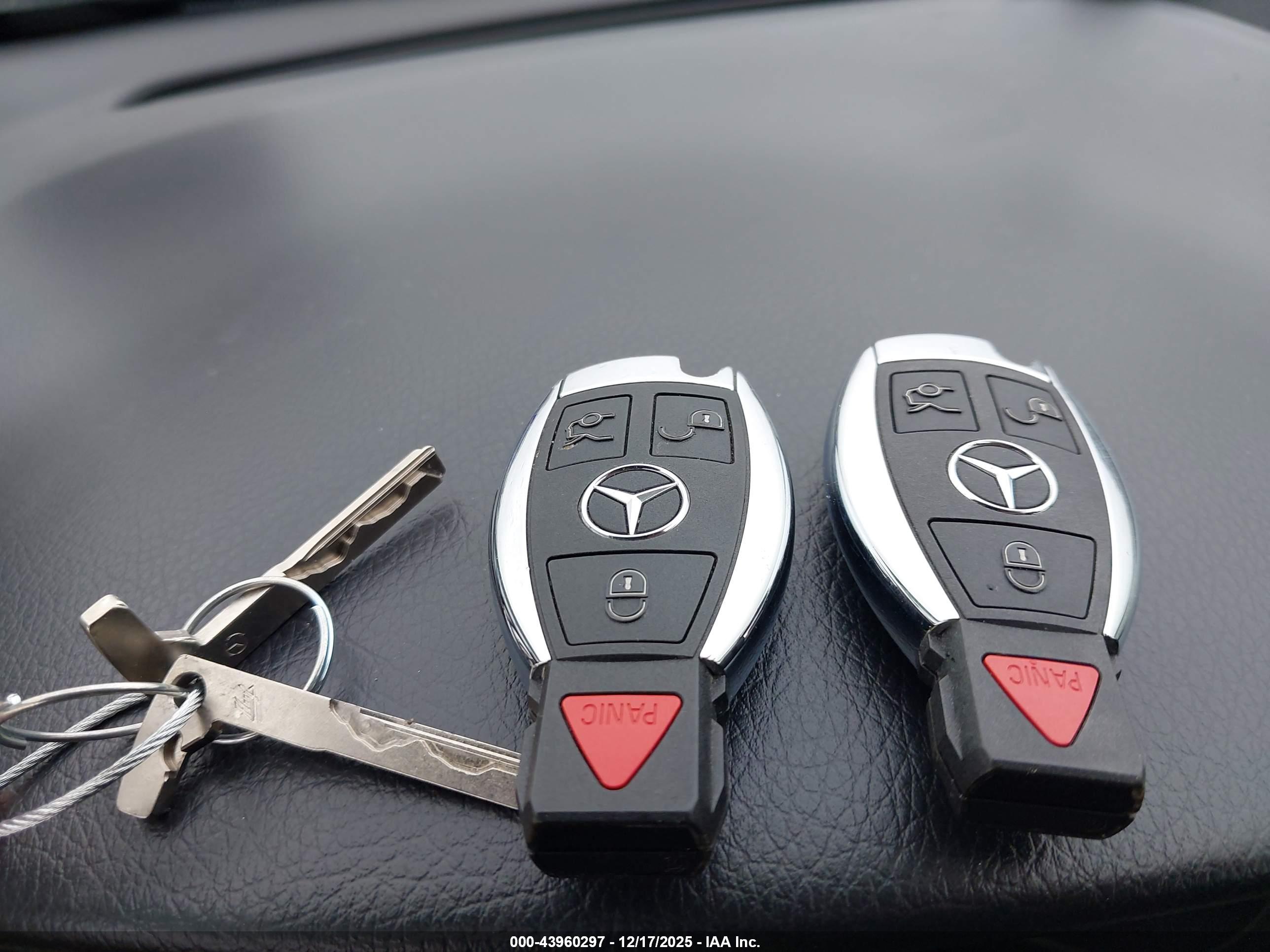 MERCEDES-BENZ GLA image 11