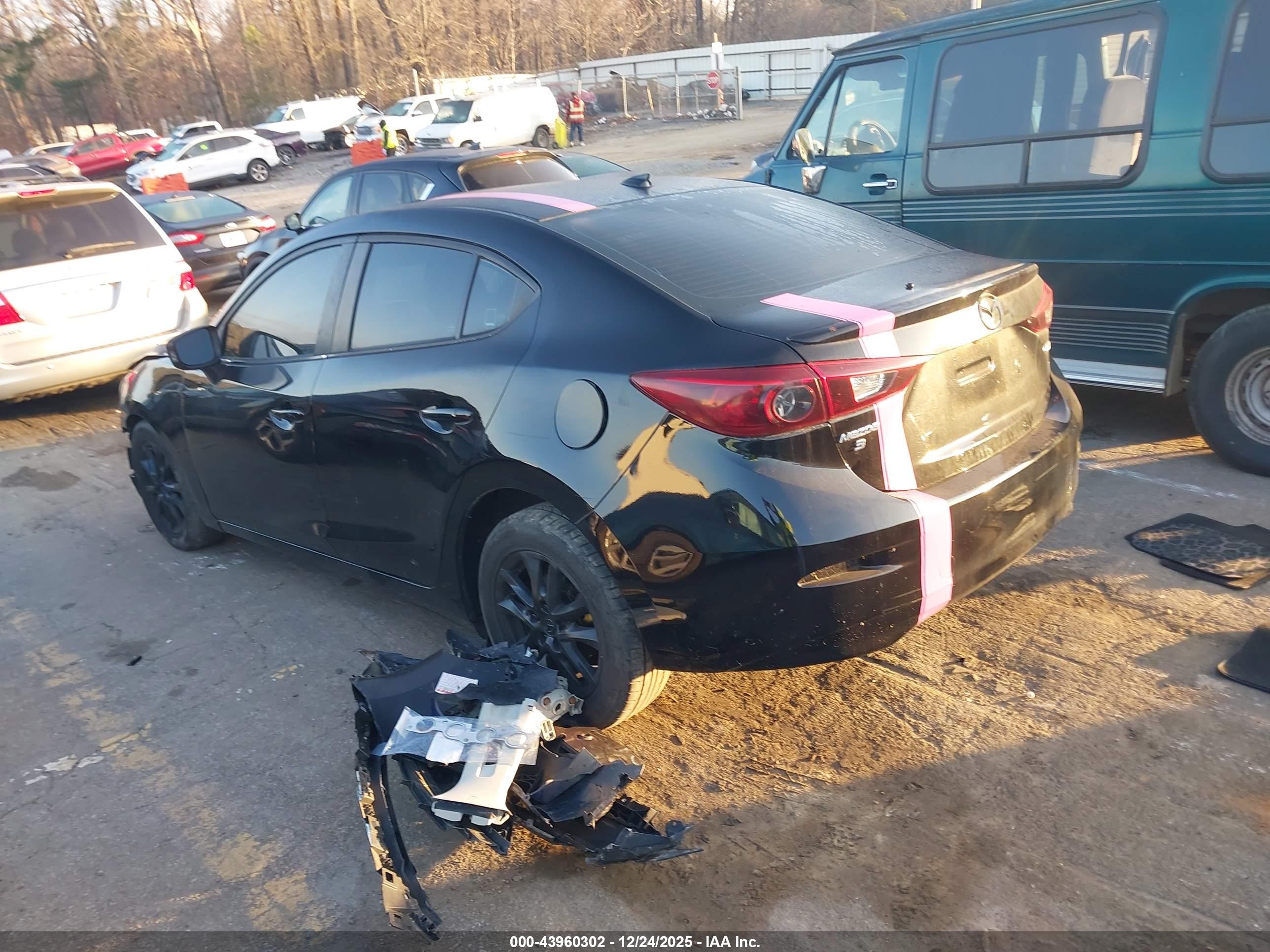 MAZDA MAZDA3 image 3