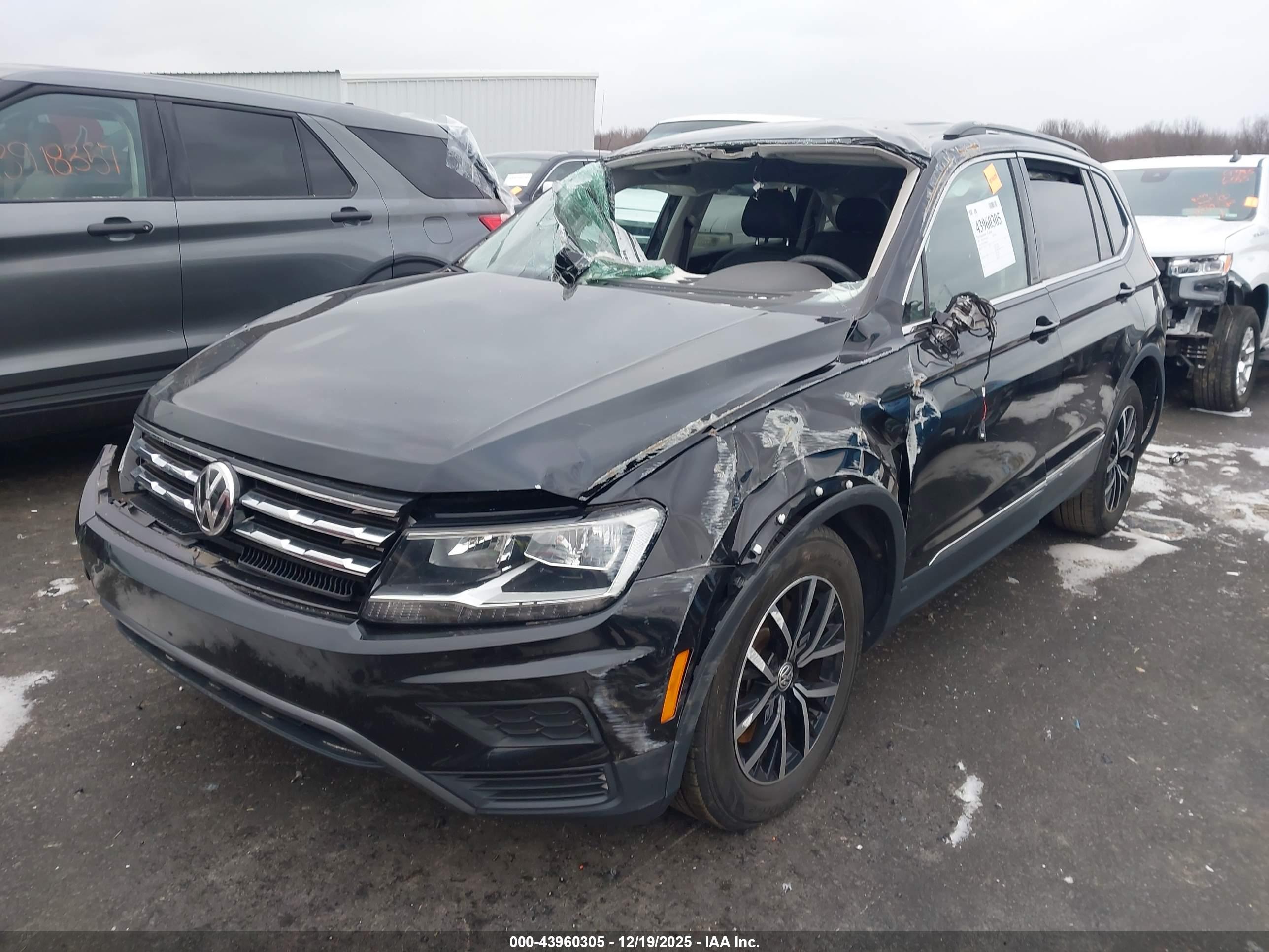 VOLKSWAGEN TIGUAN image 2