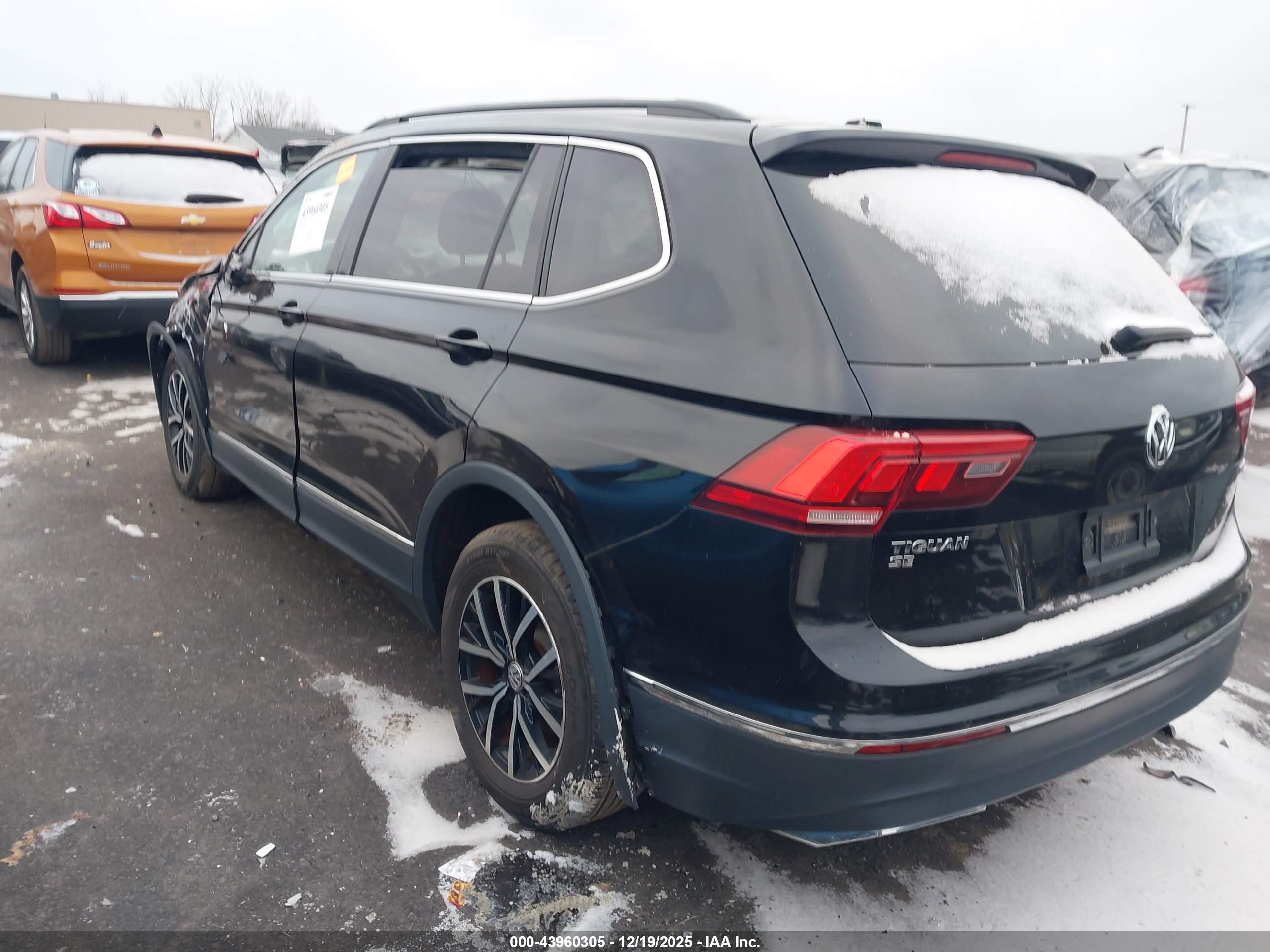 VOLKSWAGEN TIGUAN image 3