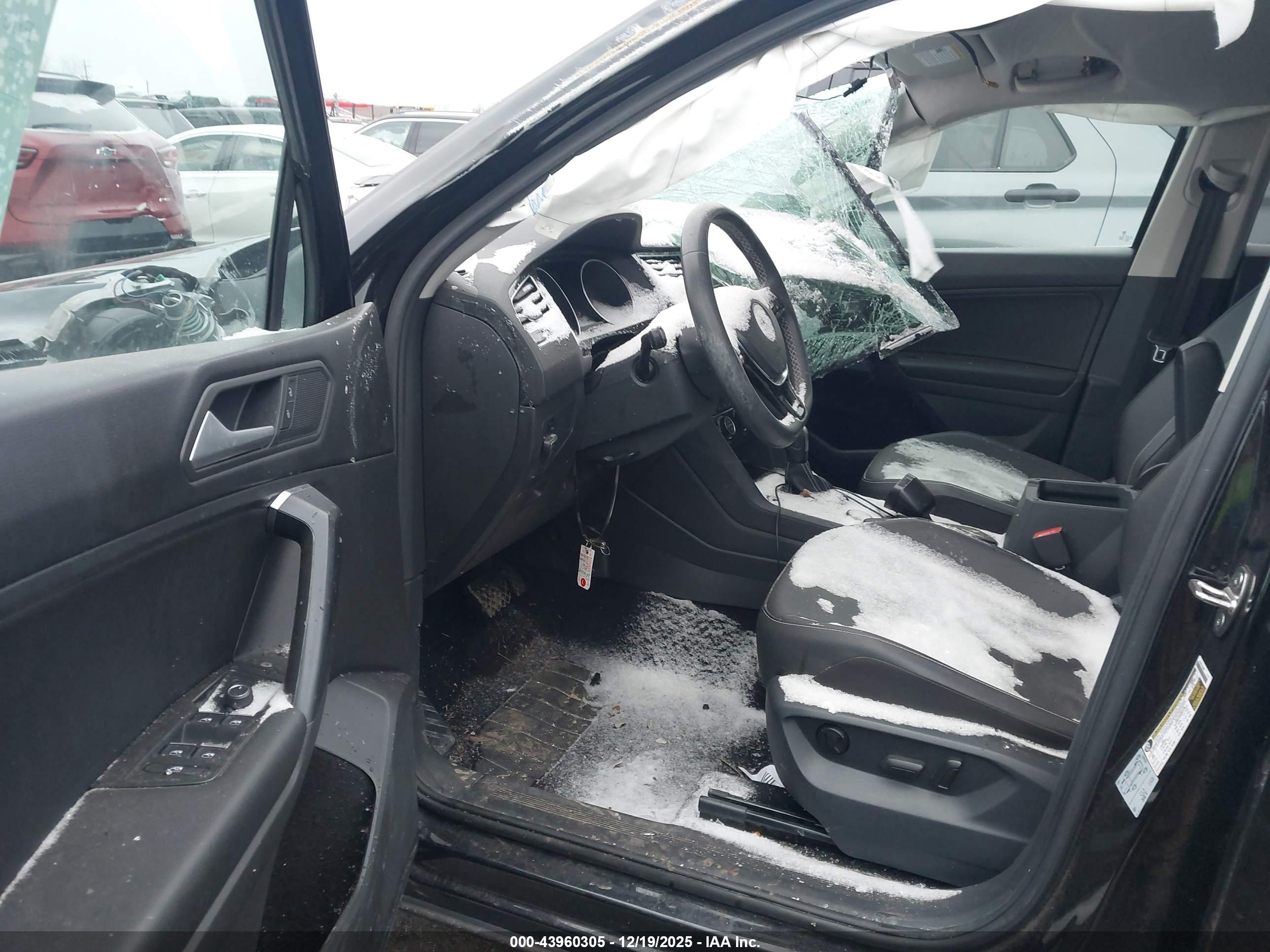 VOLKSWAGEN TIGUAN image 5