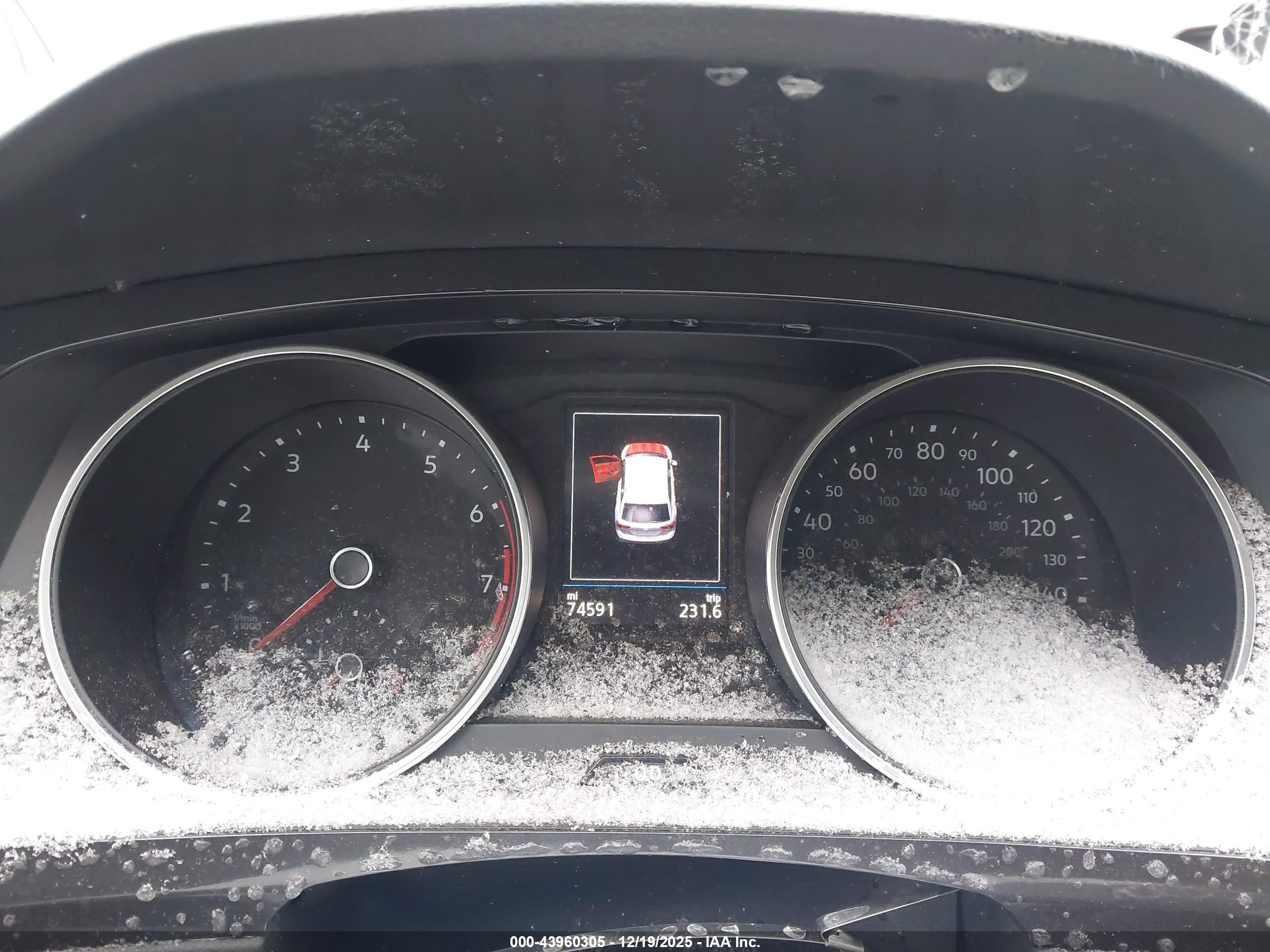 VOLKSWAGEN TIGUAN image 7