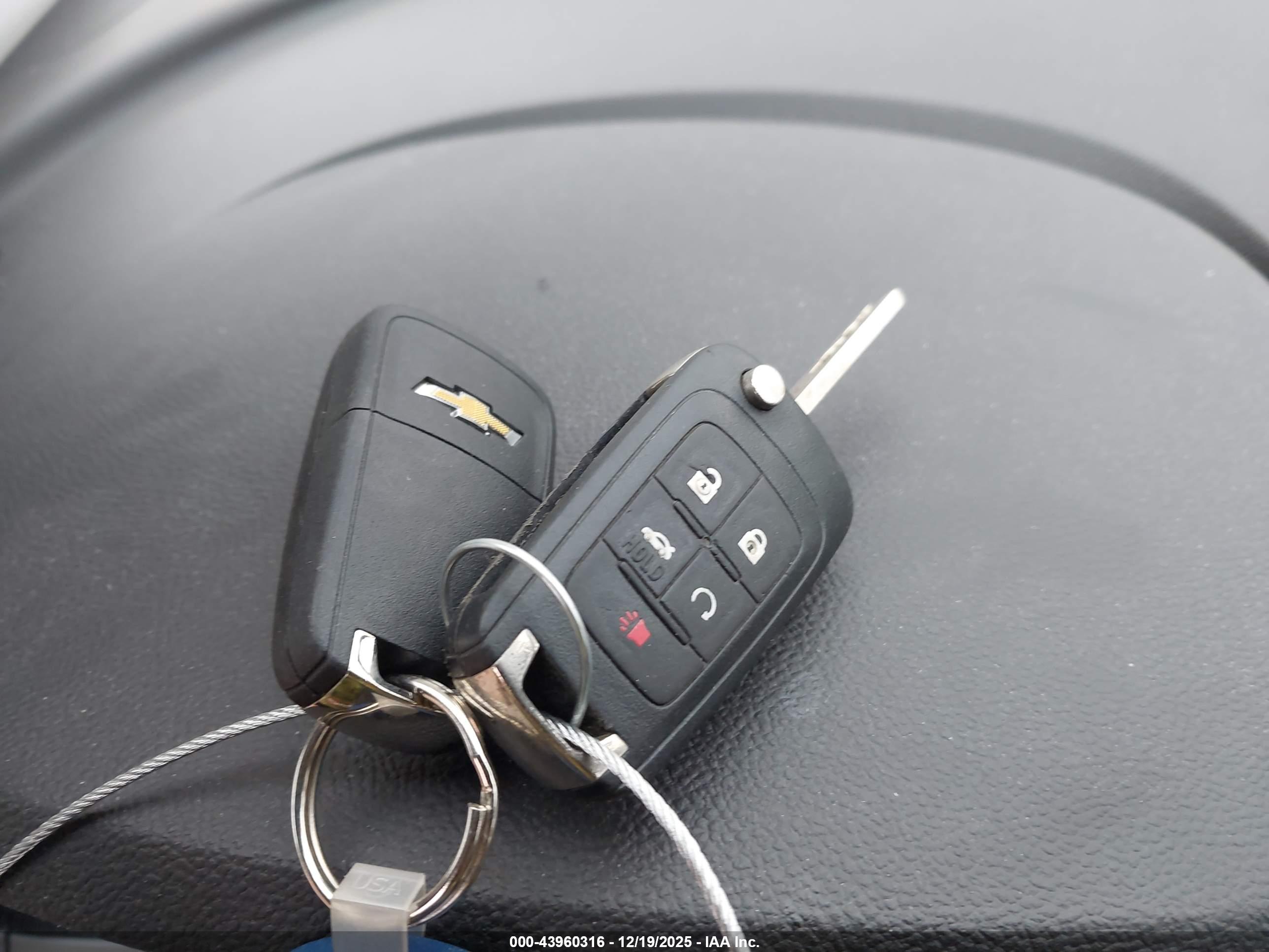 CHEVROLET EQUINOX image 11