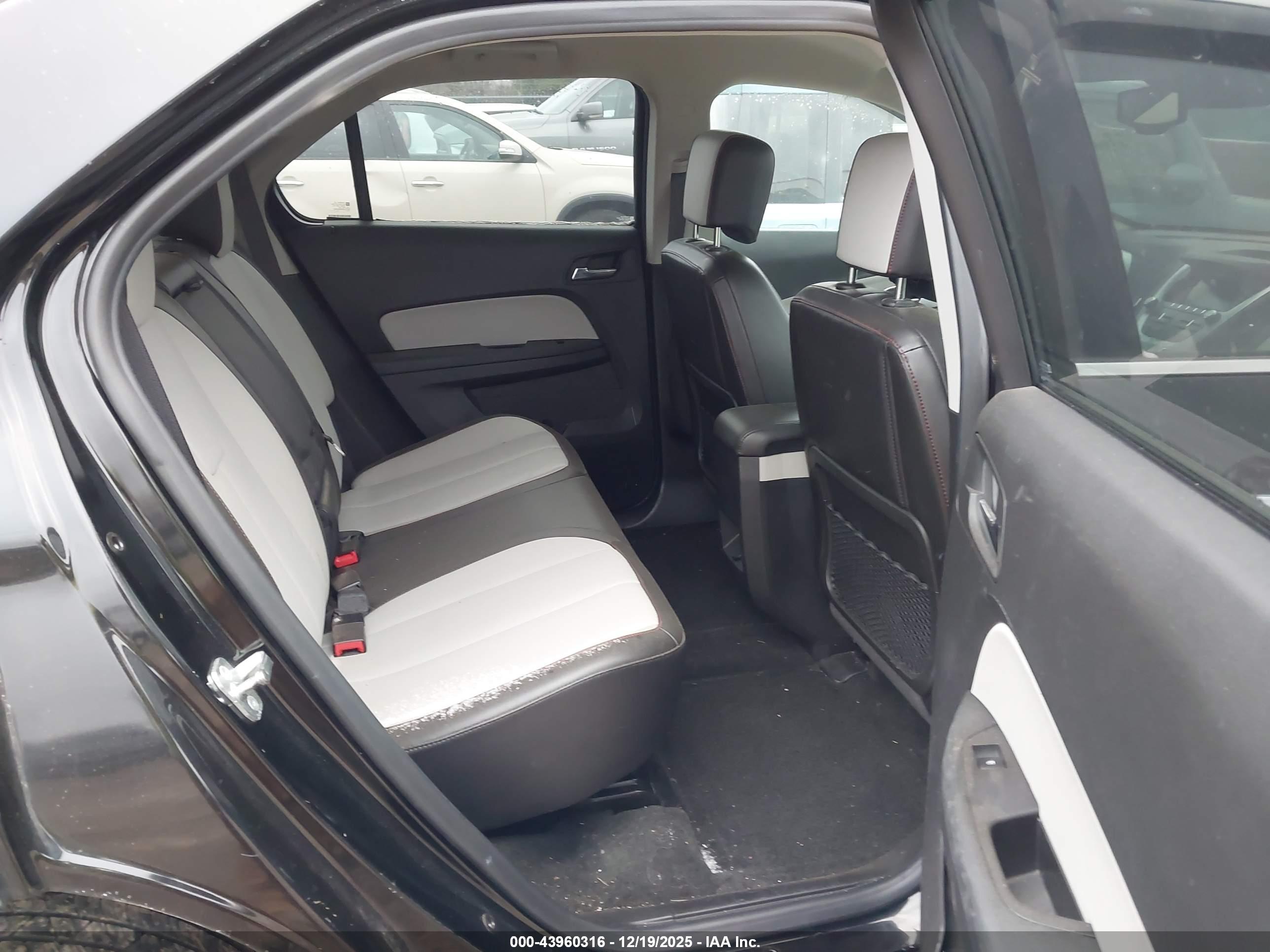 CHEVROLET EQUINOX image 8