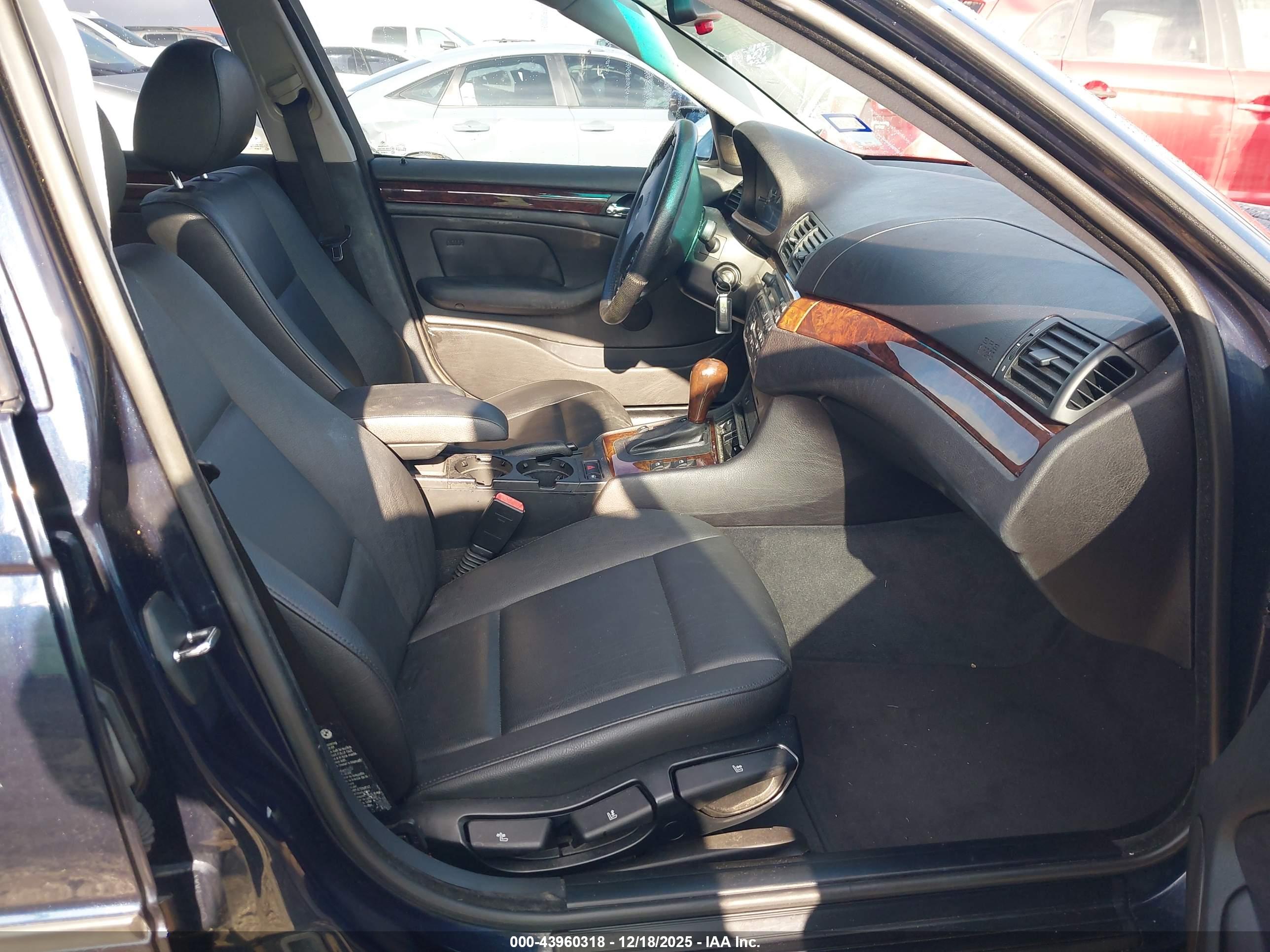 BMW 325I image 5
