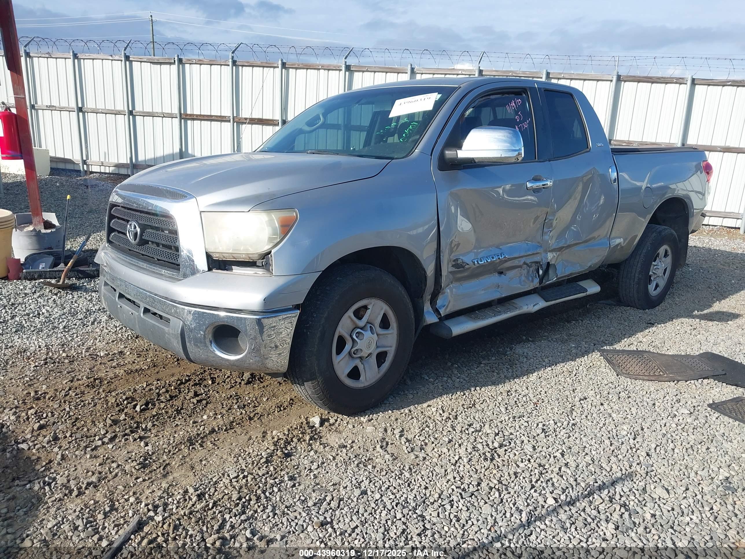 TOYOTA TUNDRA image 2