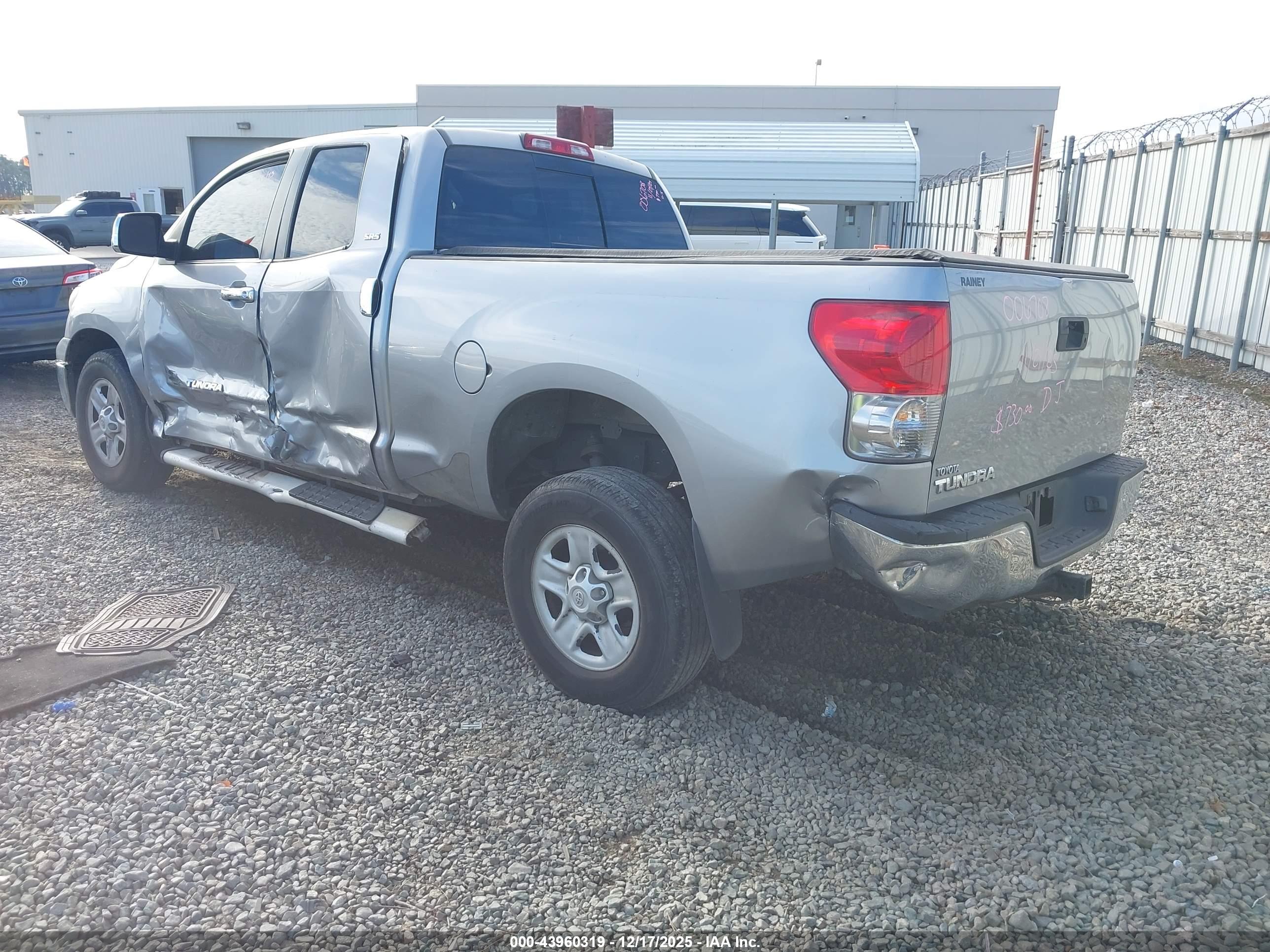 TOYOTA TUNDRA image 3