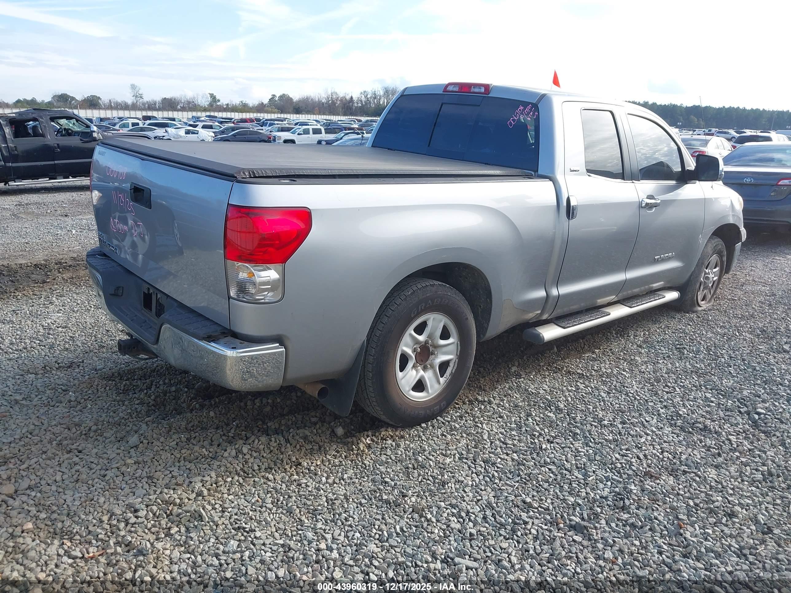 TOYOTA TUNDRA image 4