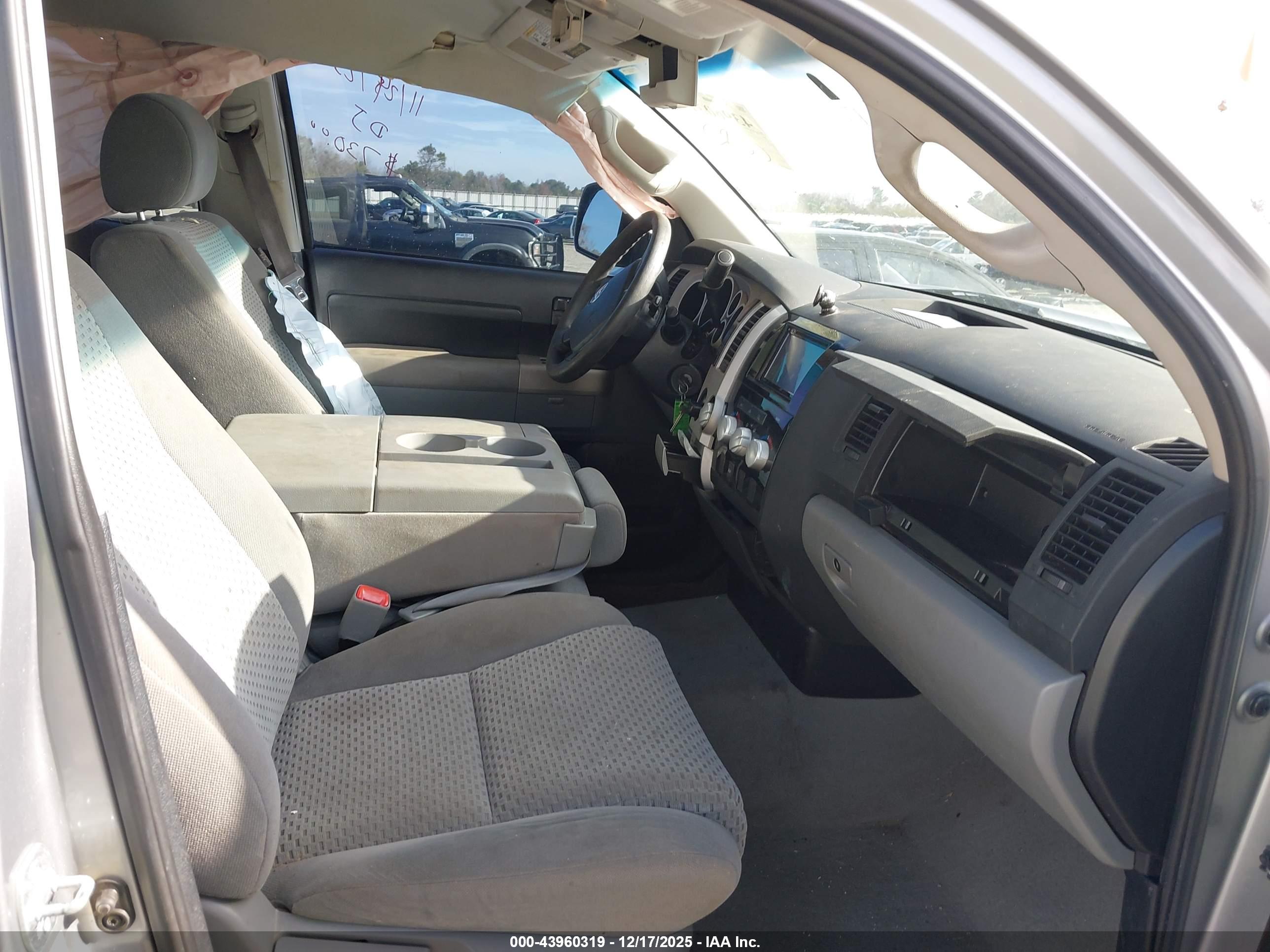 TOYOTA TUNDRA image 5