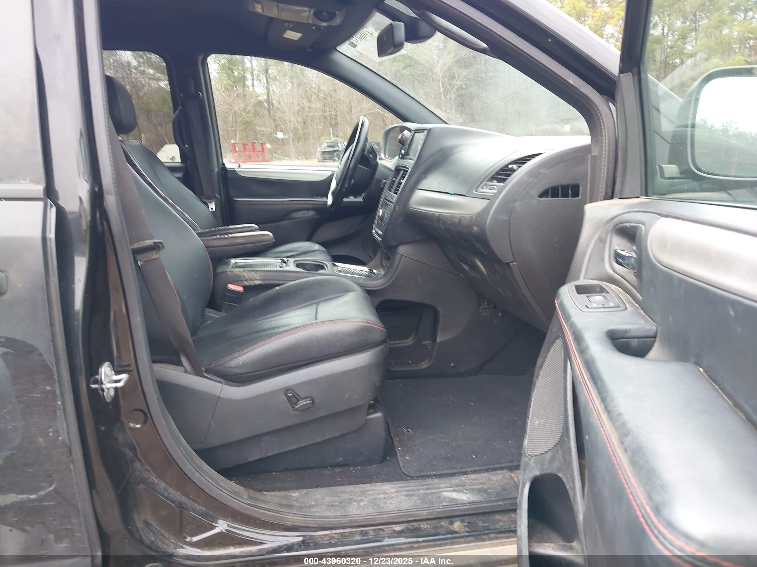 DODGE GRAND image 5