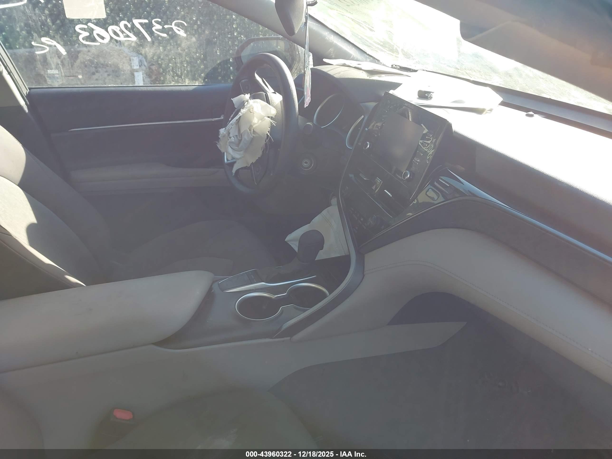 TOYOTA CAMRY image 5