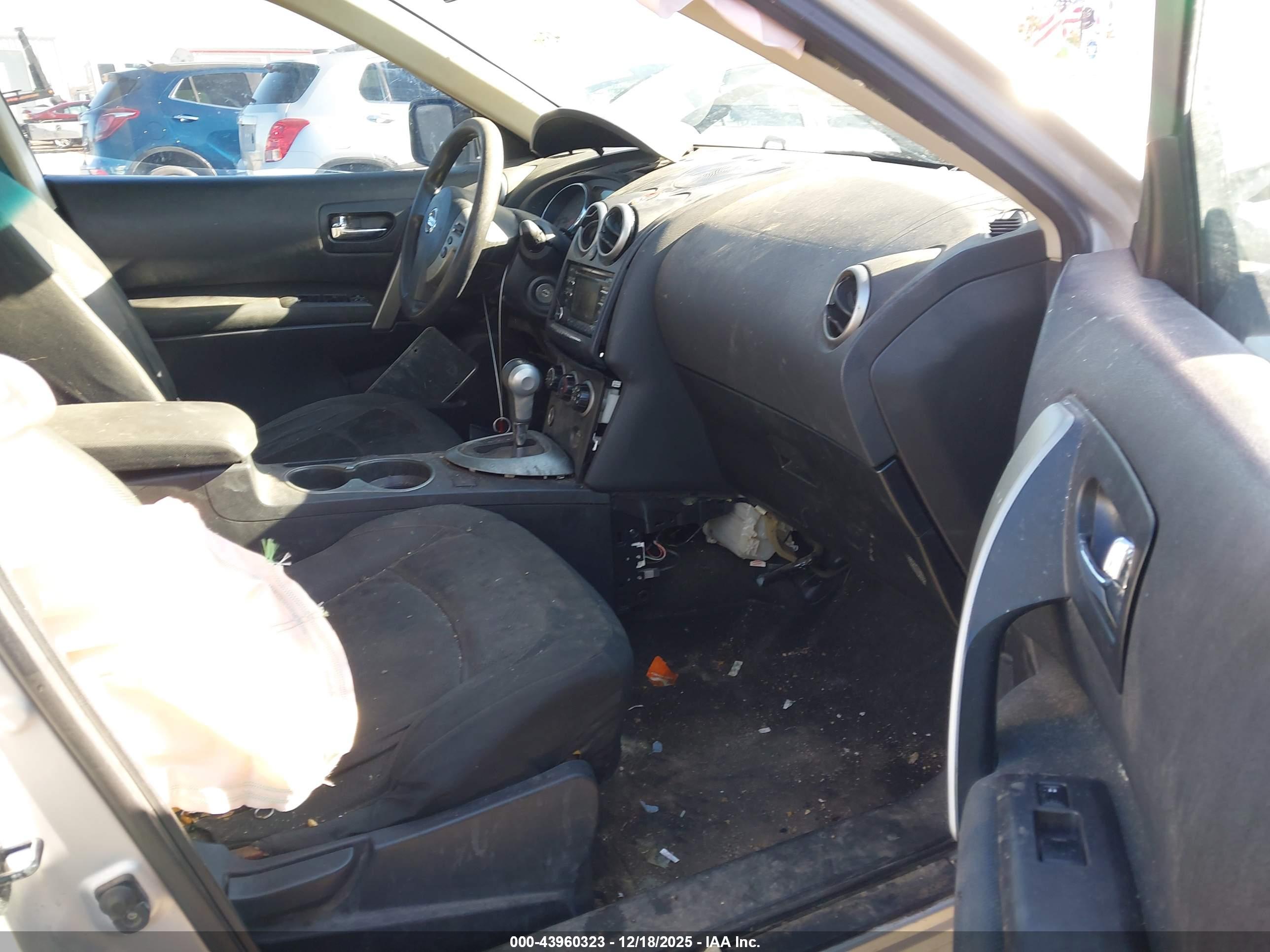 NISSAN ROGUE image 5