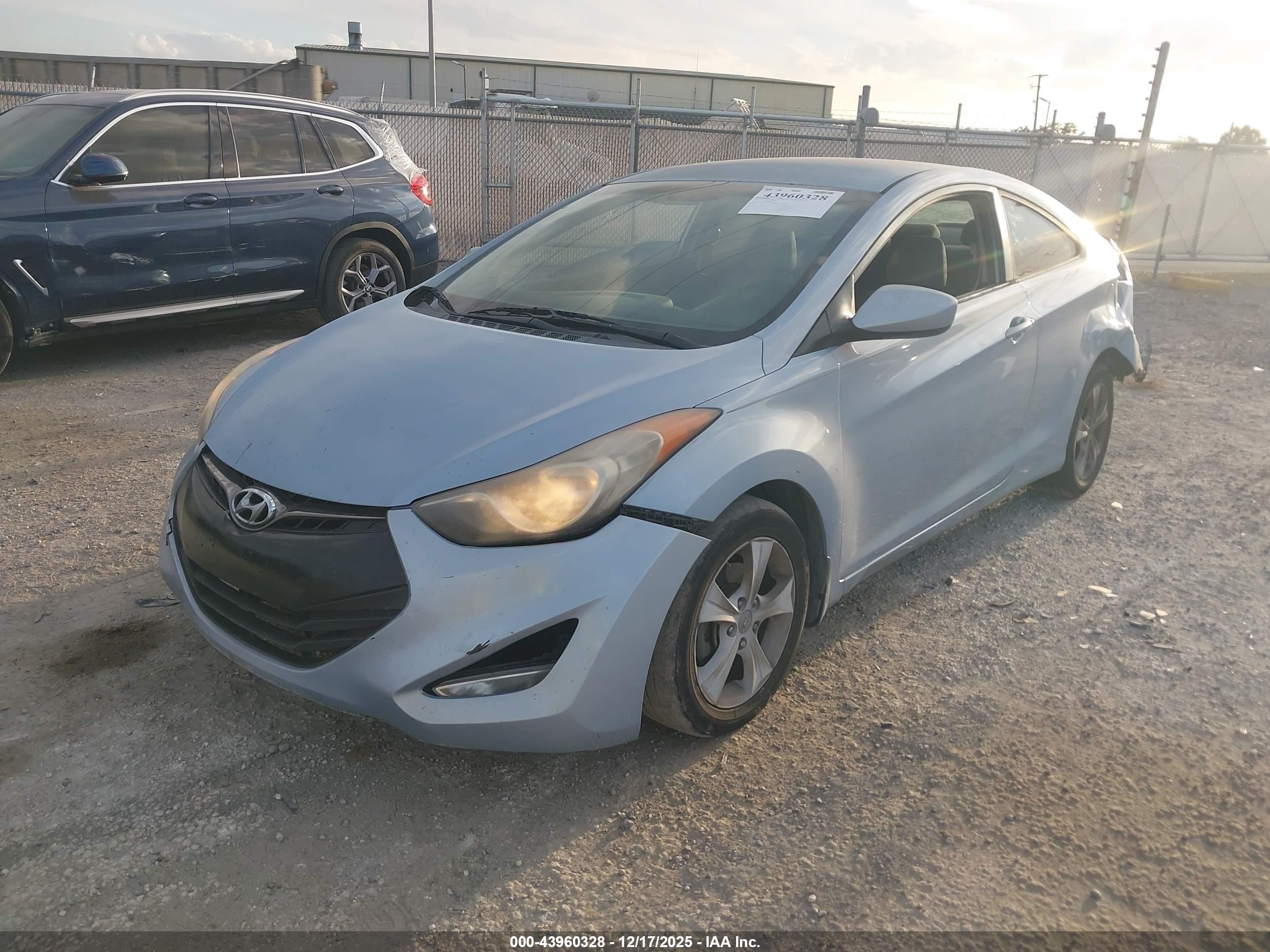 HYUNDAI ELANTRA image 2