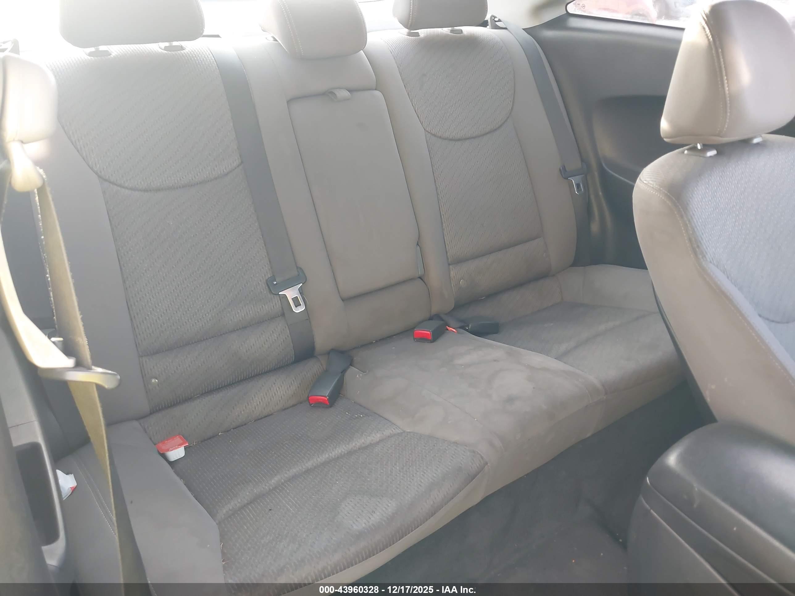 HYUNDAI ELANTRA image 8