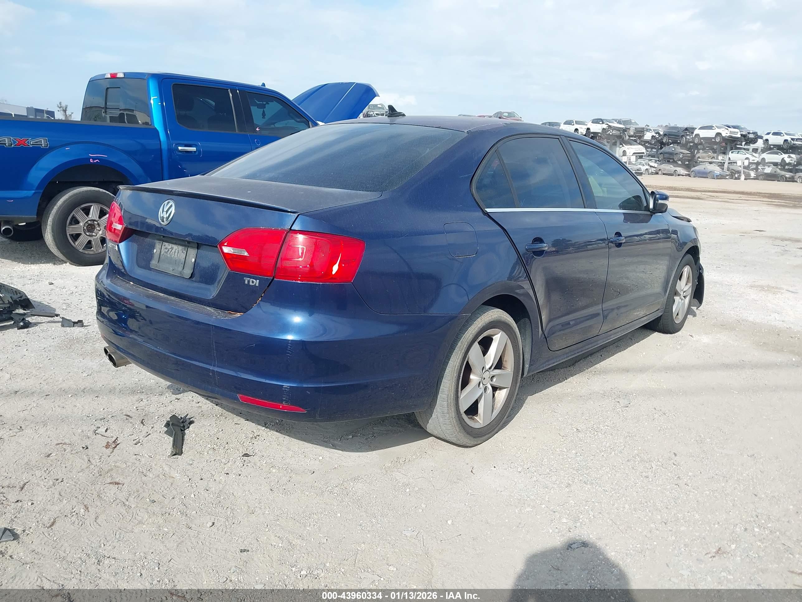 VOLKSWAGEN JETTA image 4