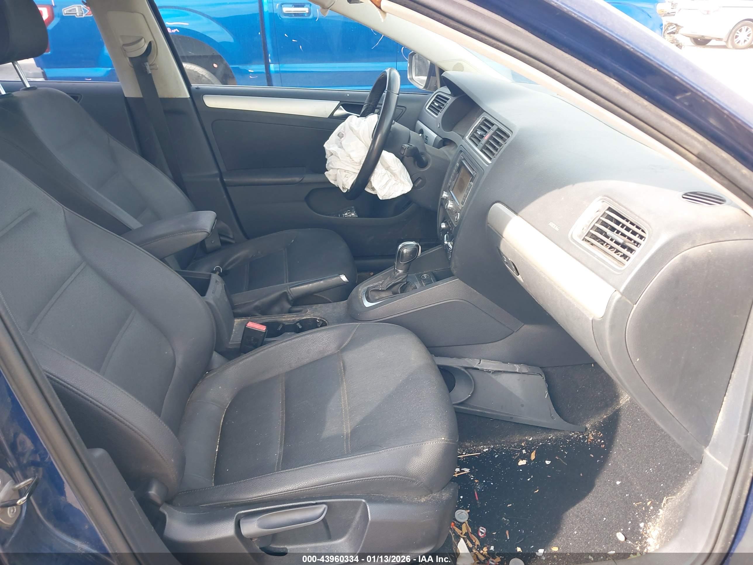 VOLKSWAGEN JETTA image 5