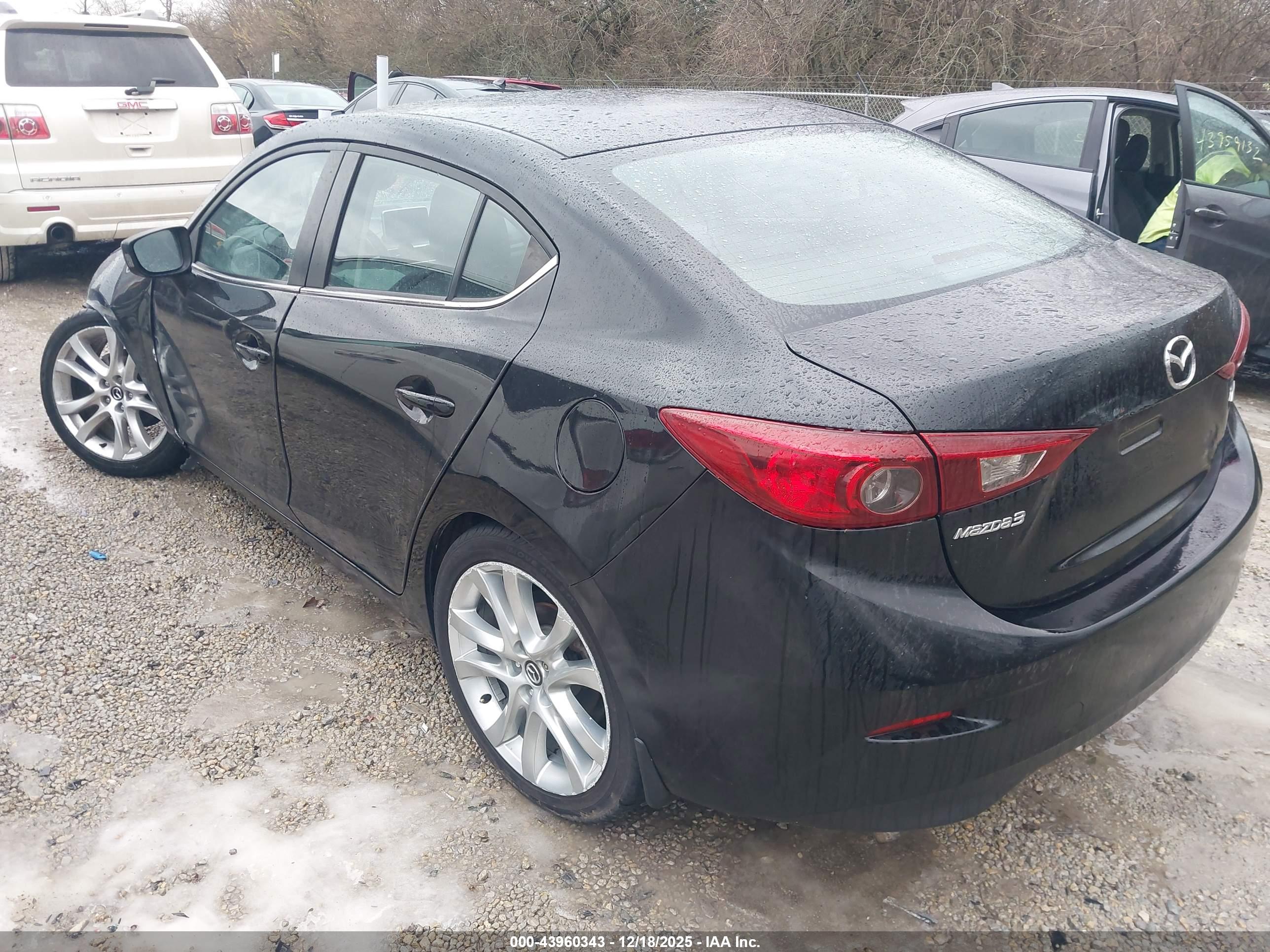 MAZDA MAZDA3 image 3