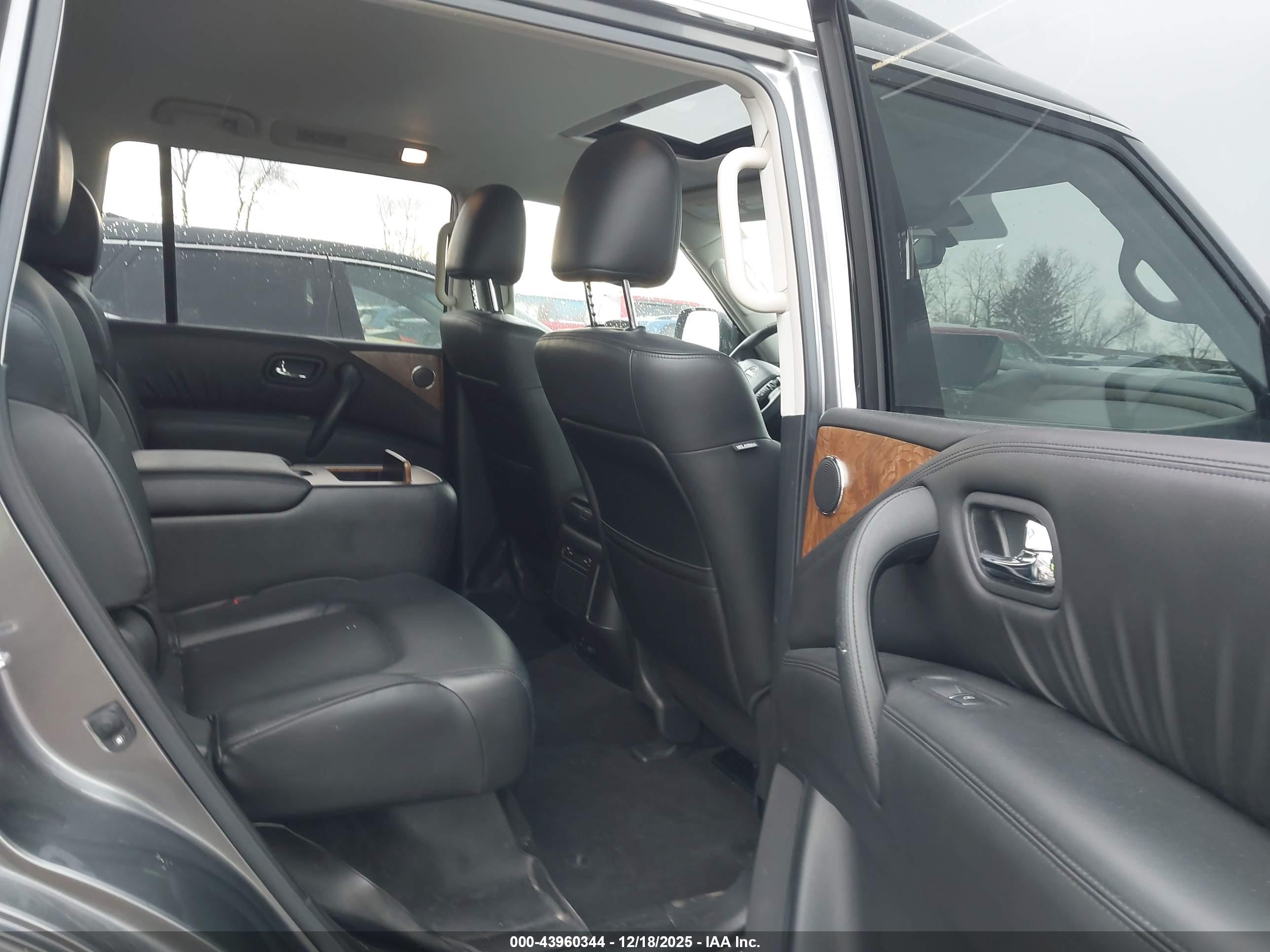 NISSAN ARMADA image 8