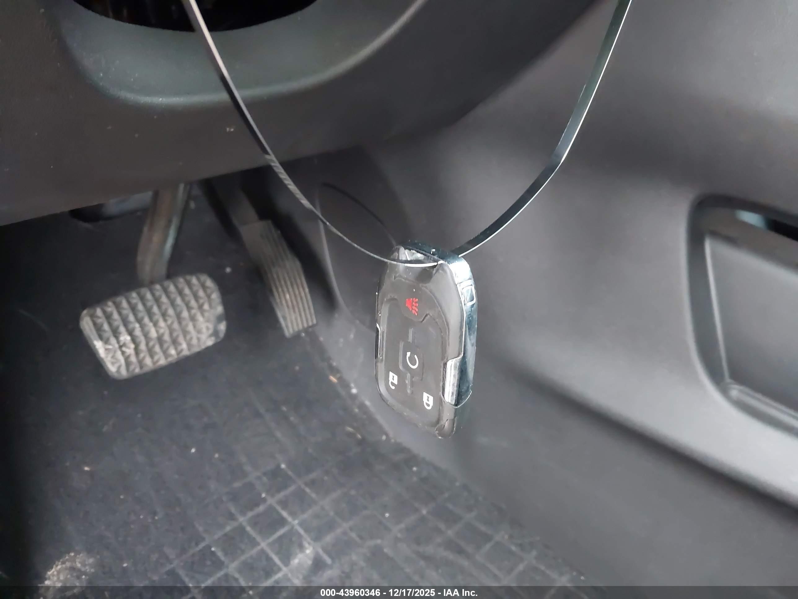 GMC TERRAIN image 11