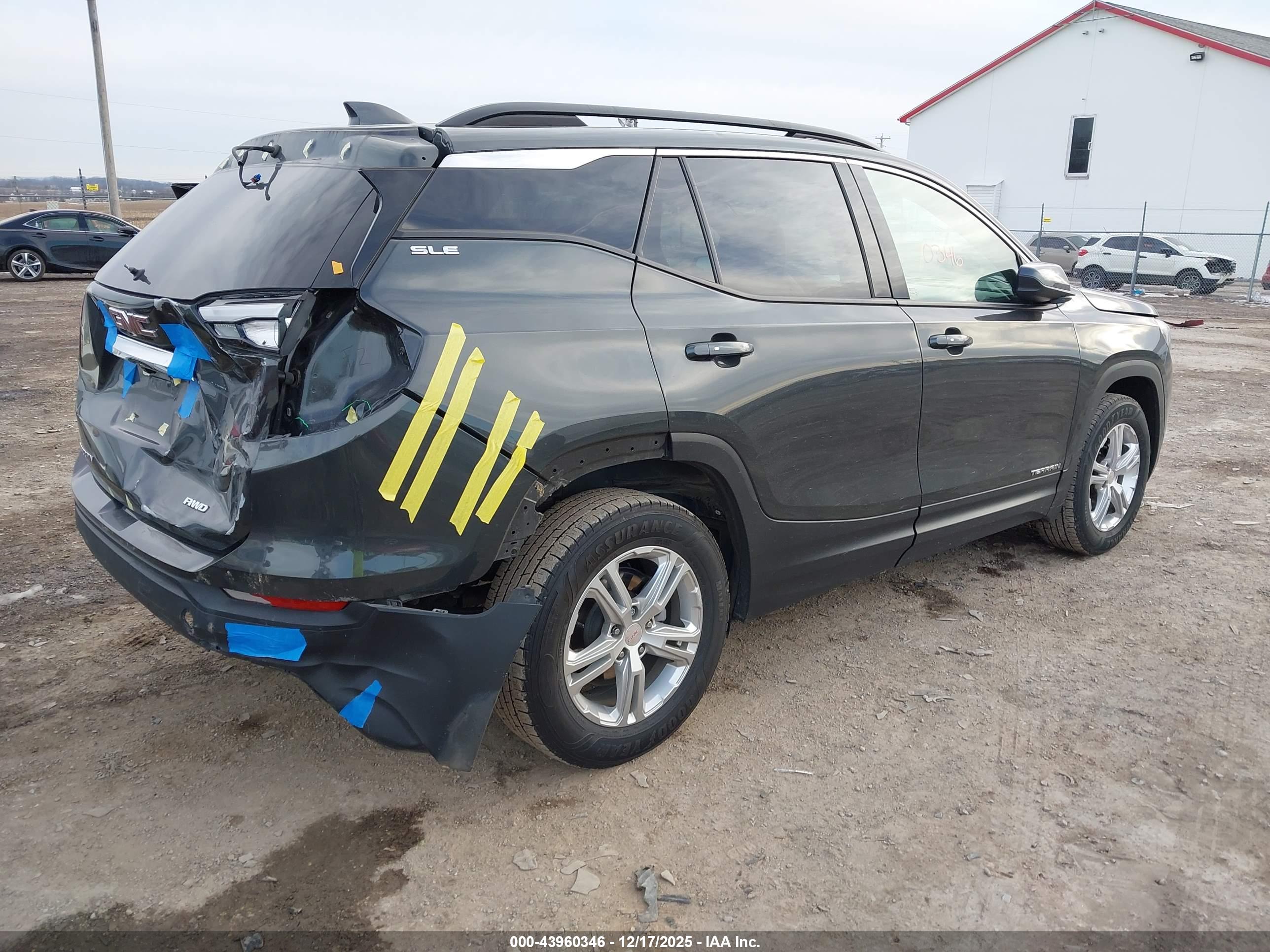 GMC TERRAIN image 4