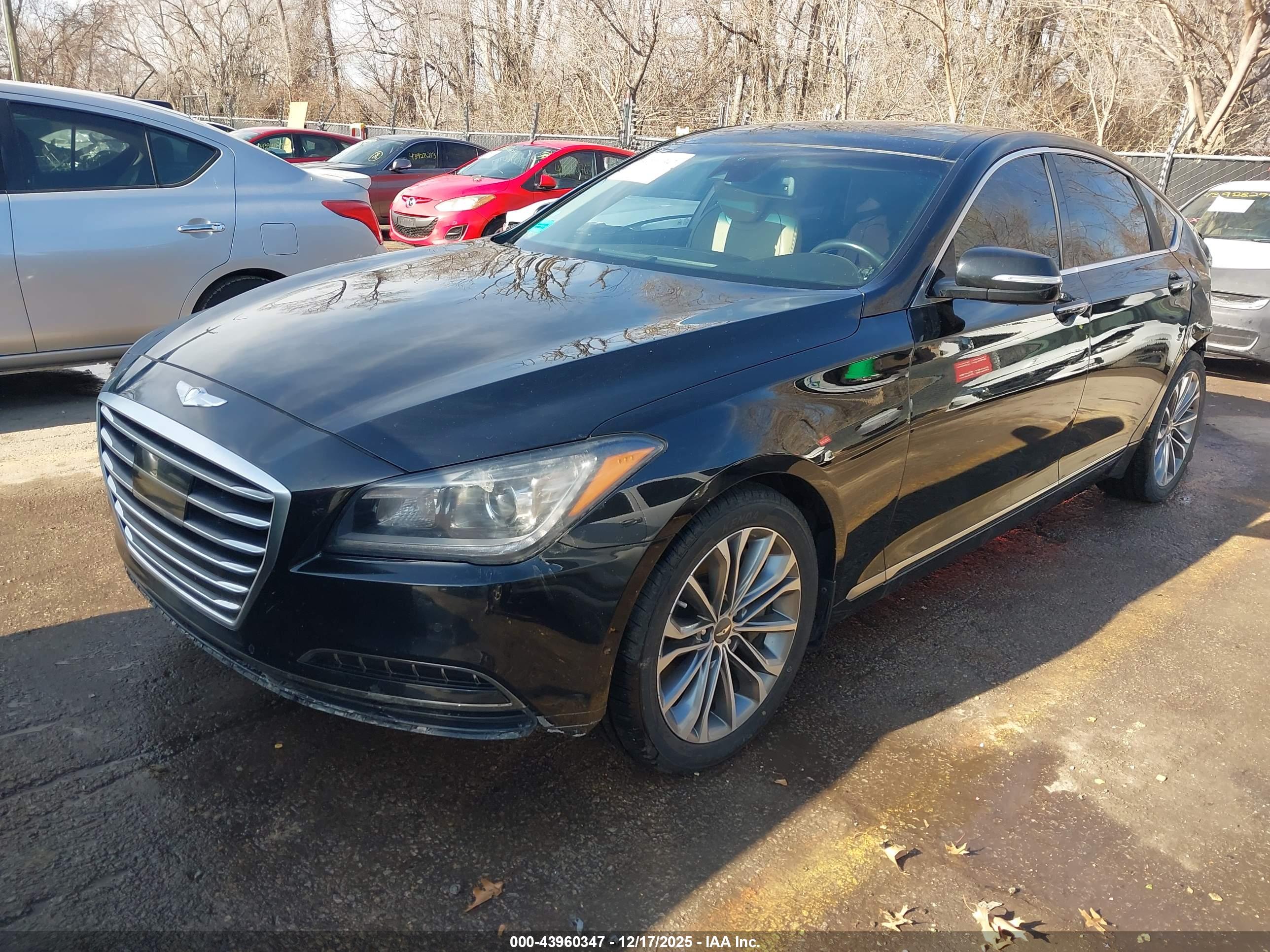 HYUNDAI GENESIS image 2