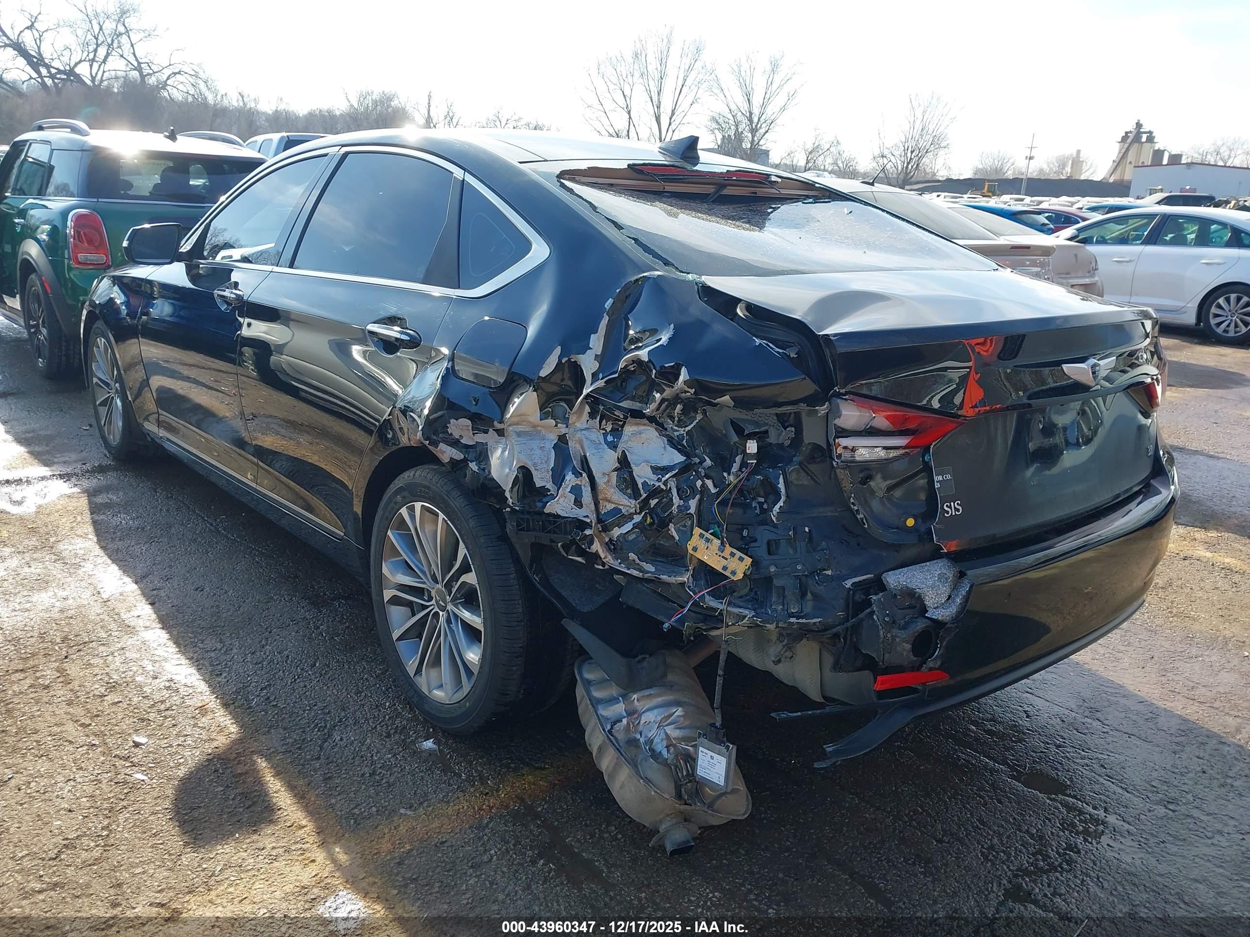 HYUNDAI GENESIS image 3