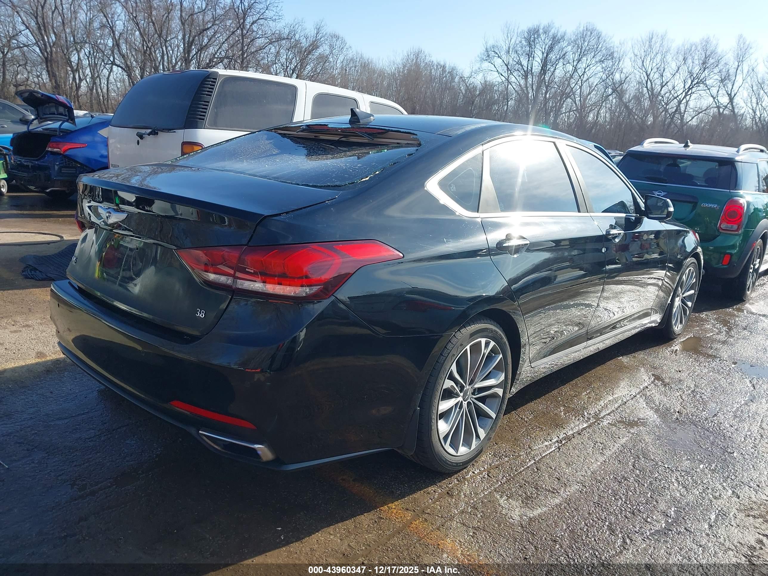 HYUNDAI GENESIS image 4