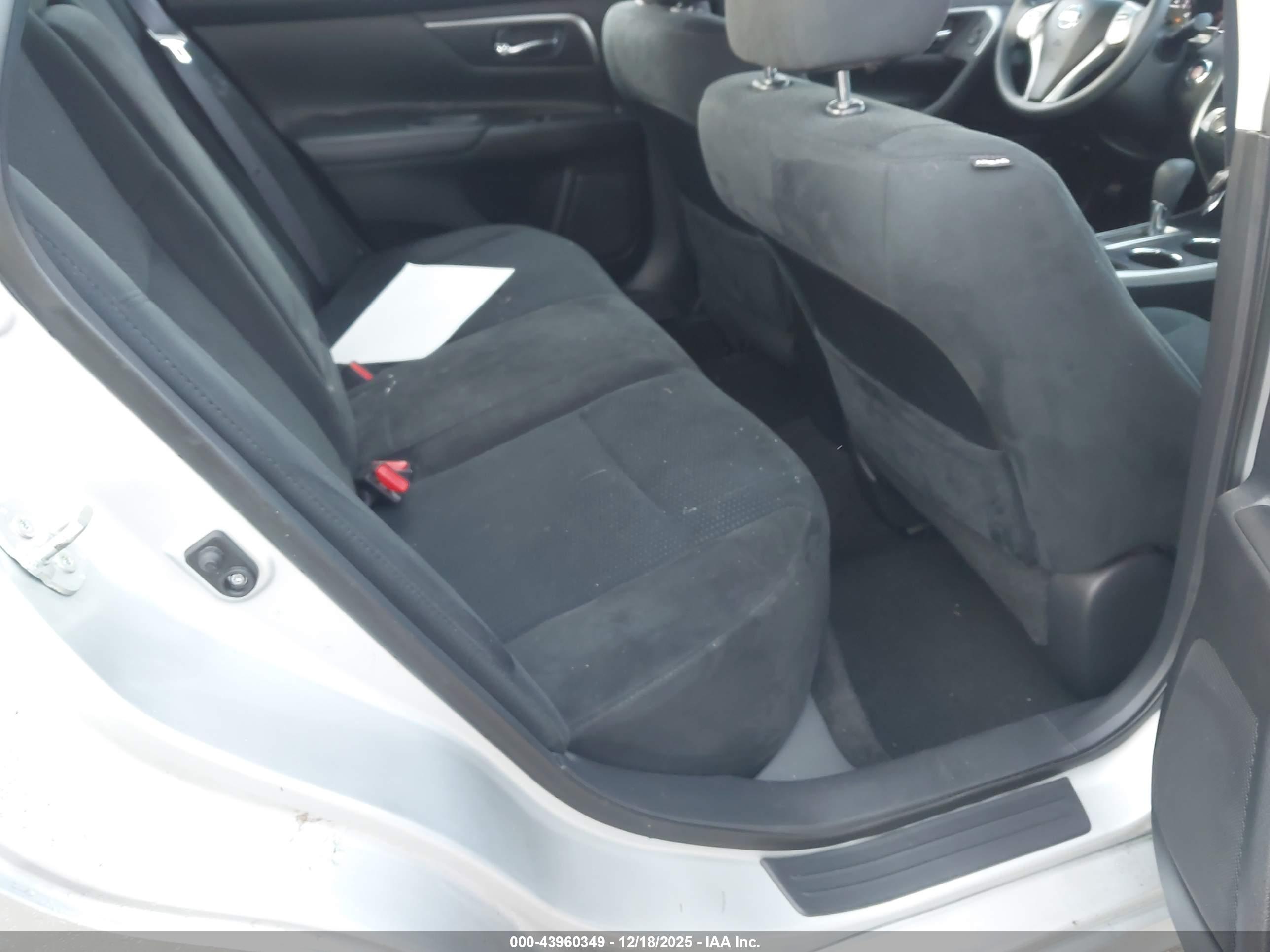 NISSAN ALTIMA image 8