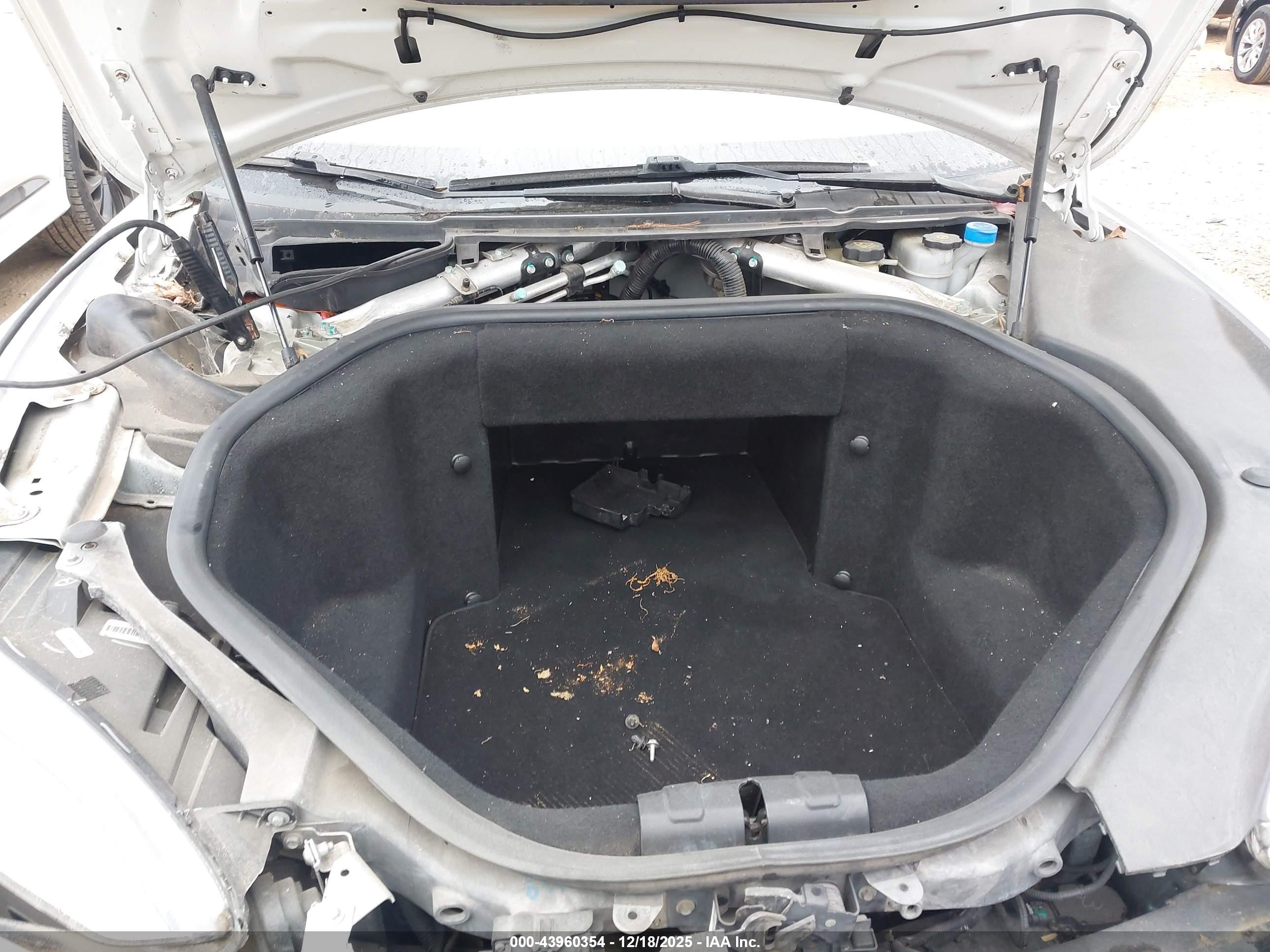 TESLA MODEL image 10