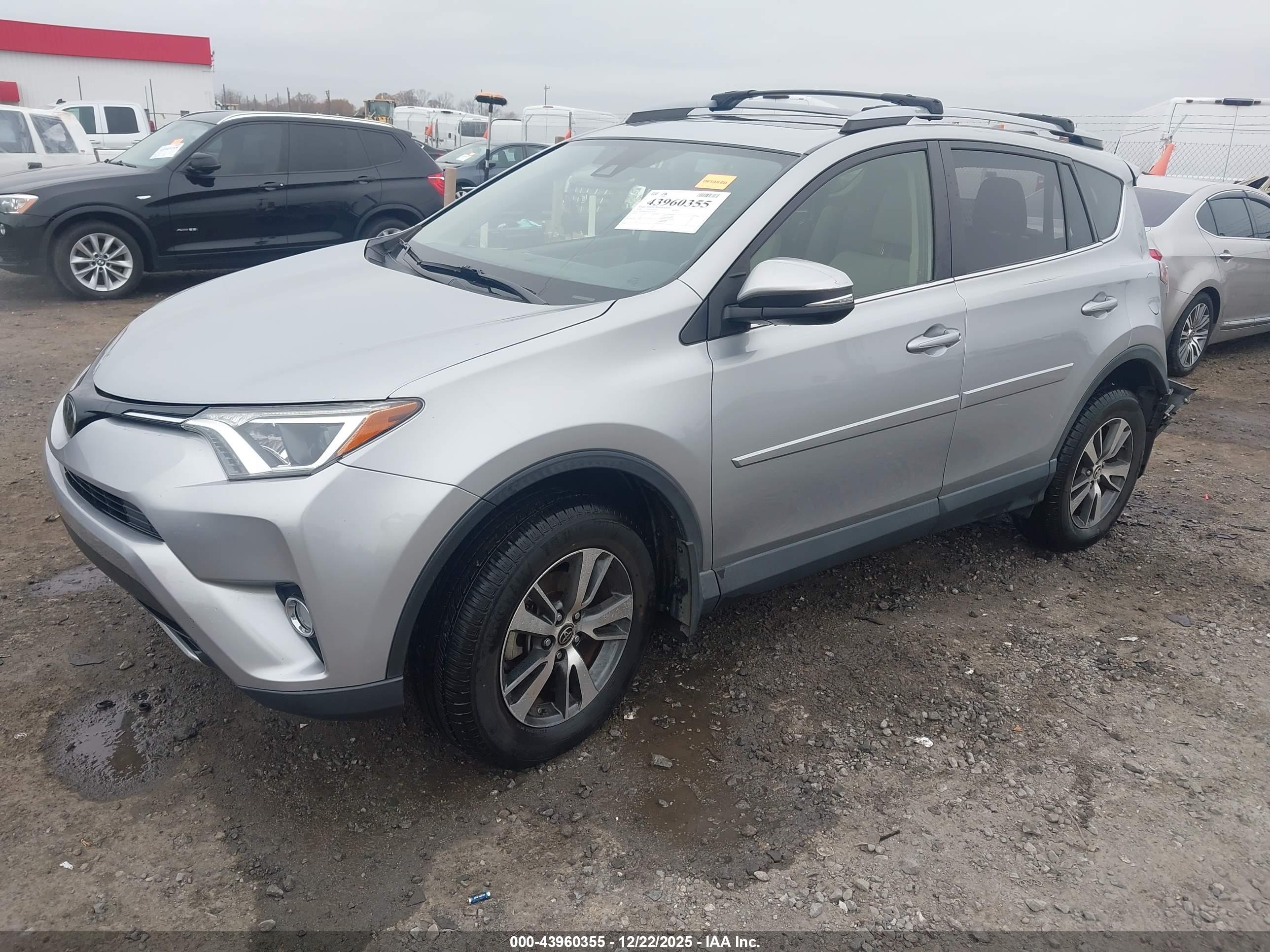 TOYOTA RAV4 image 2