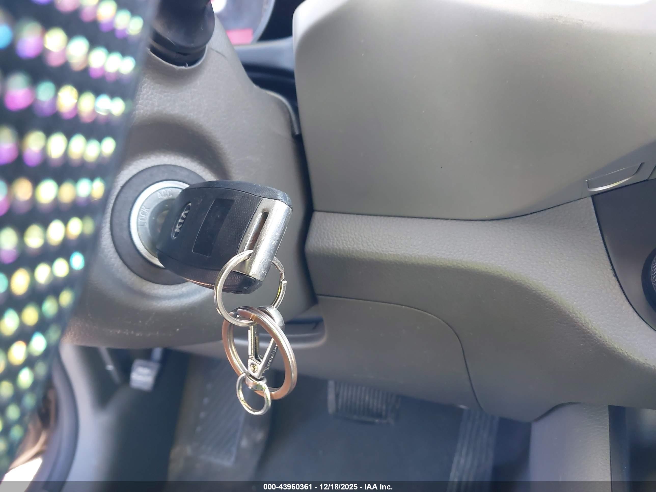 KIA SPORTAGE image 11
