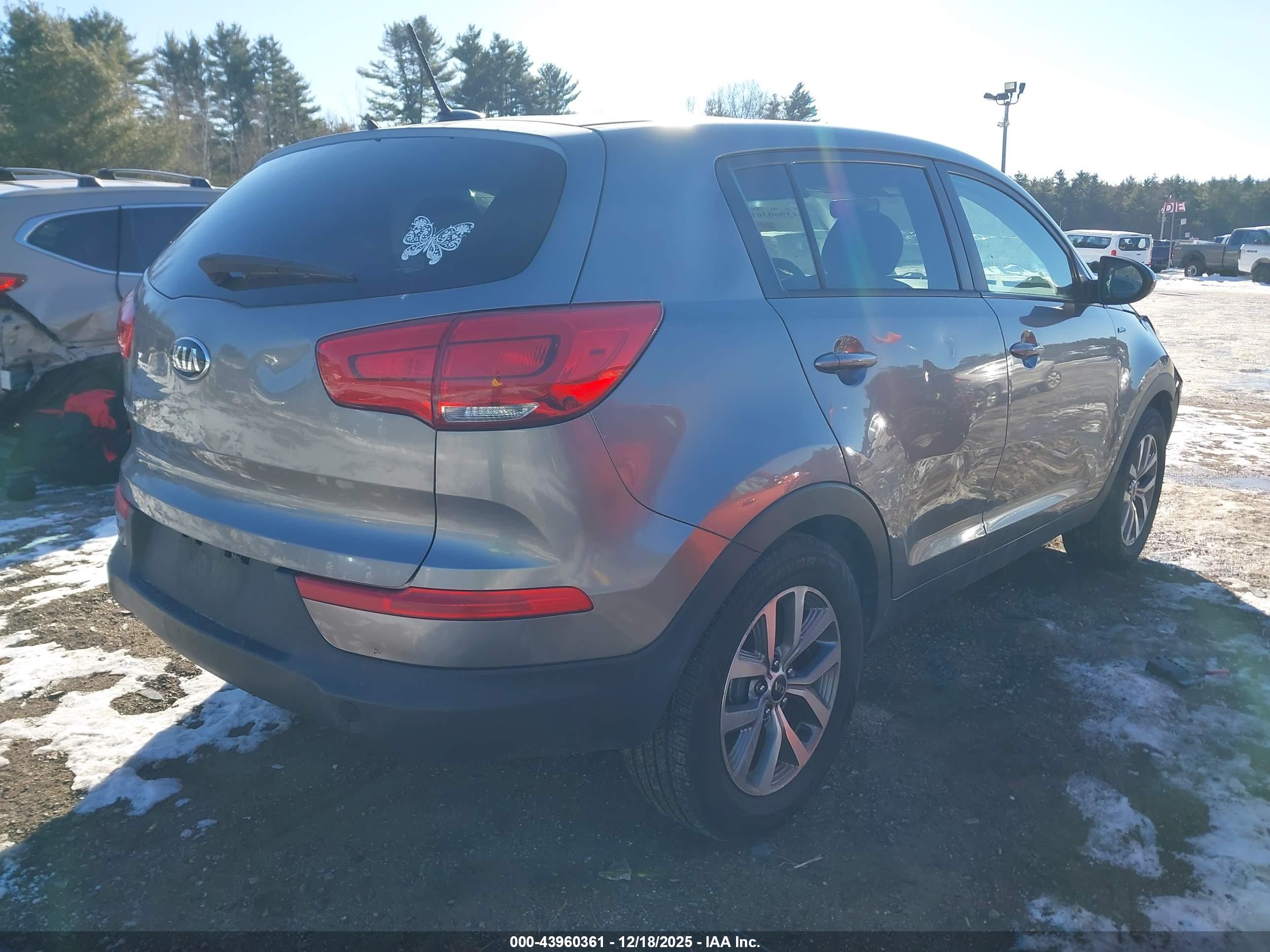 KIA SPORTAGE image 4