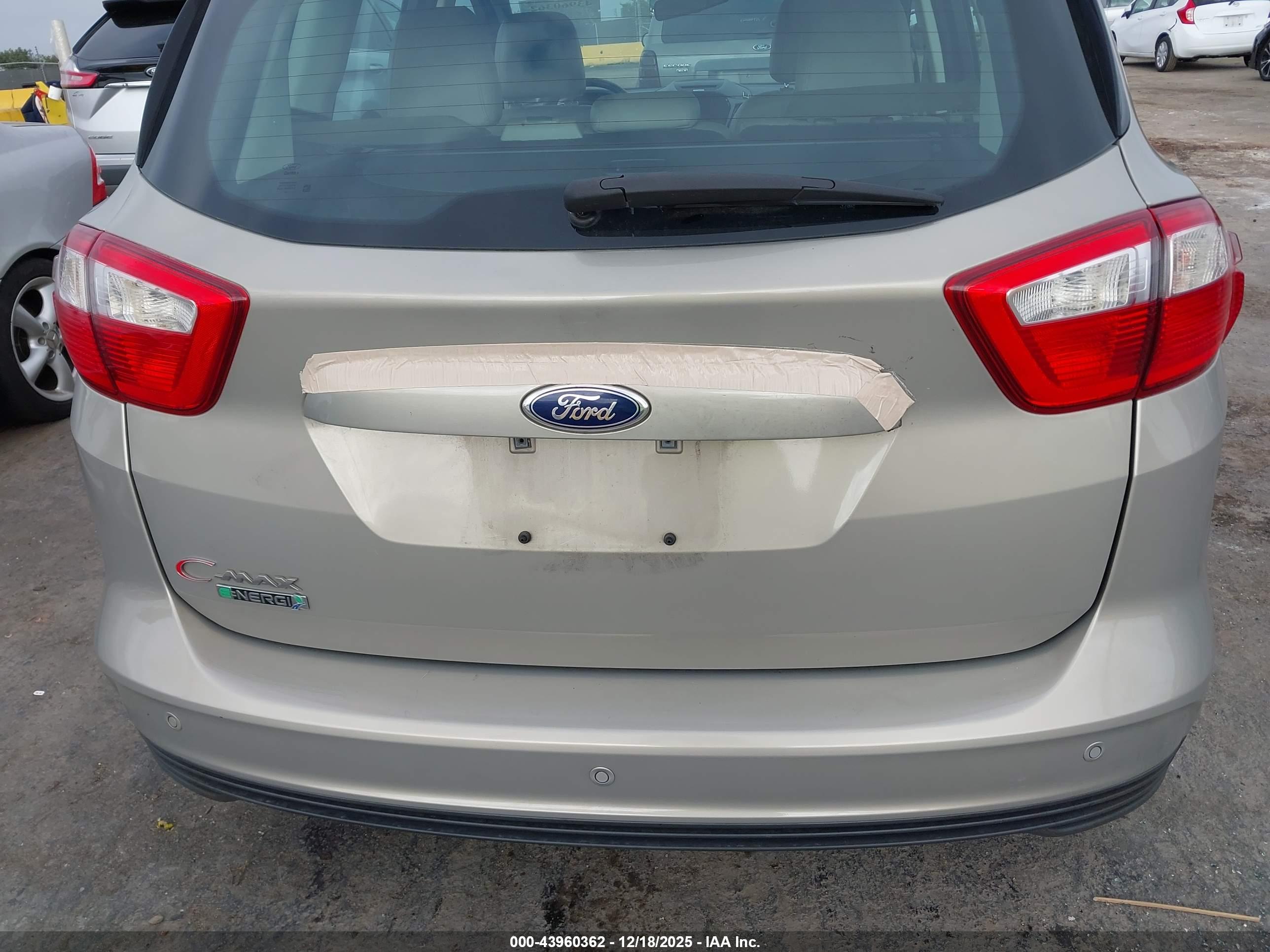 FORD C-MAX image 6