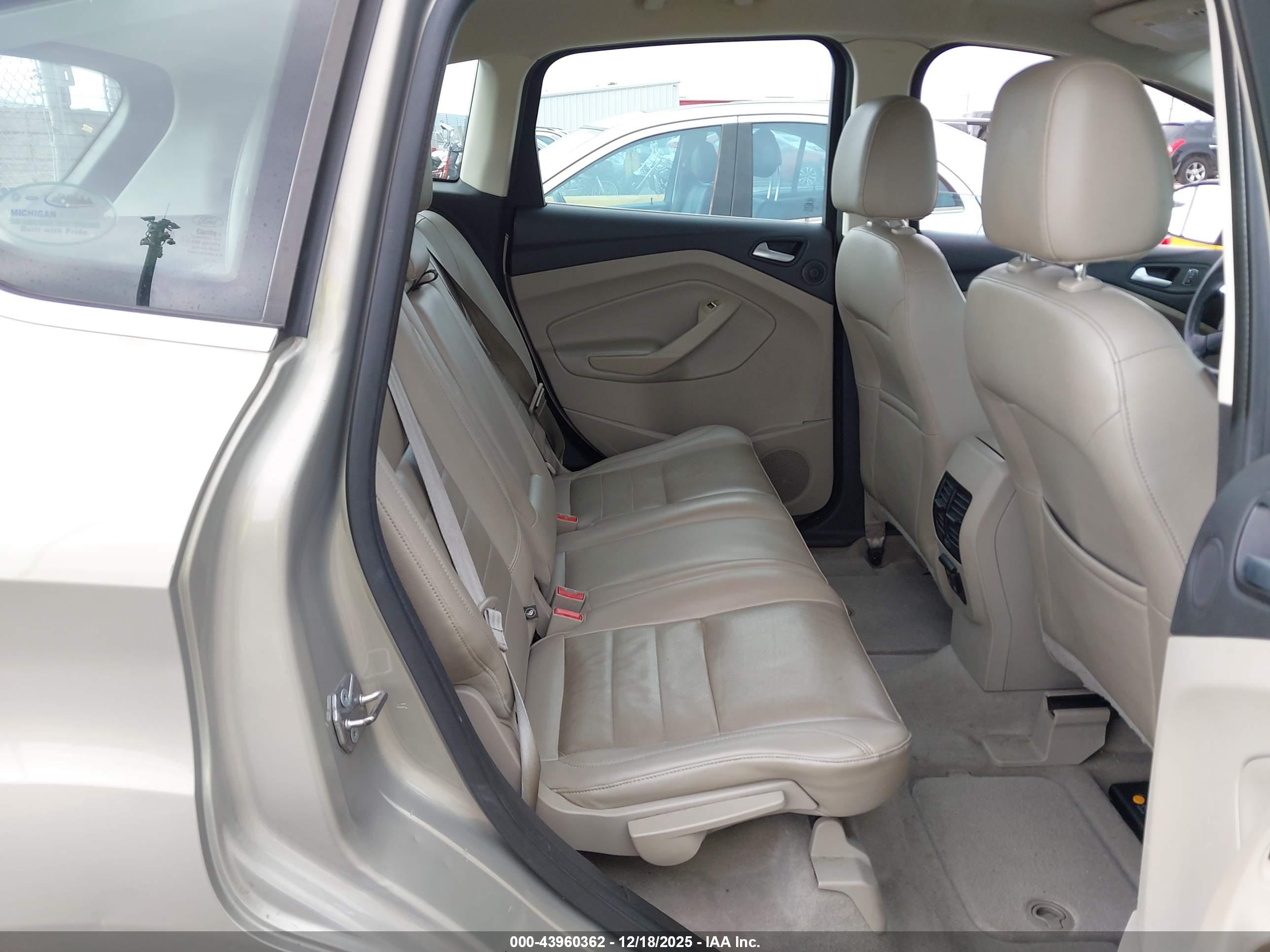 FORD C-MAX image 8