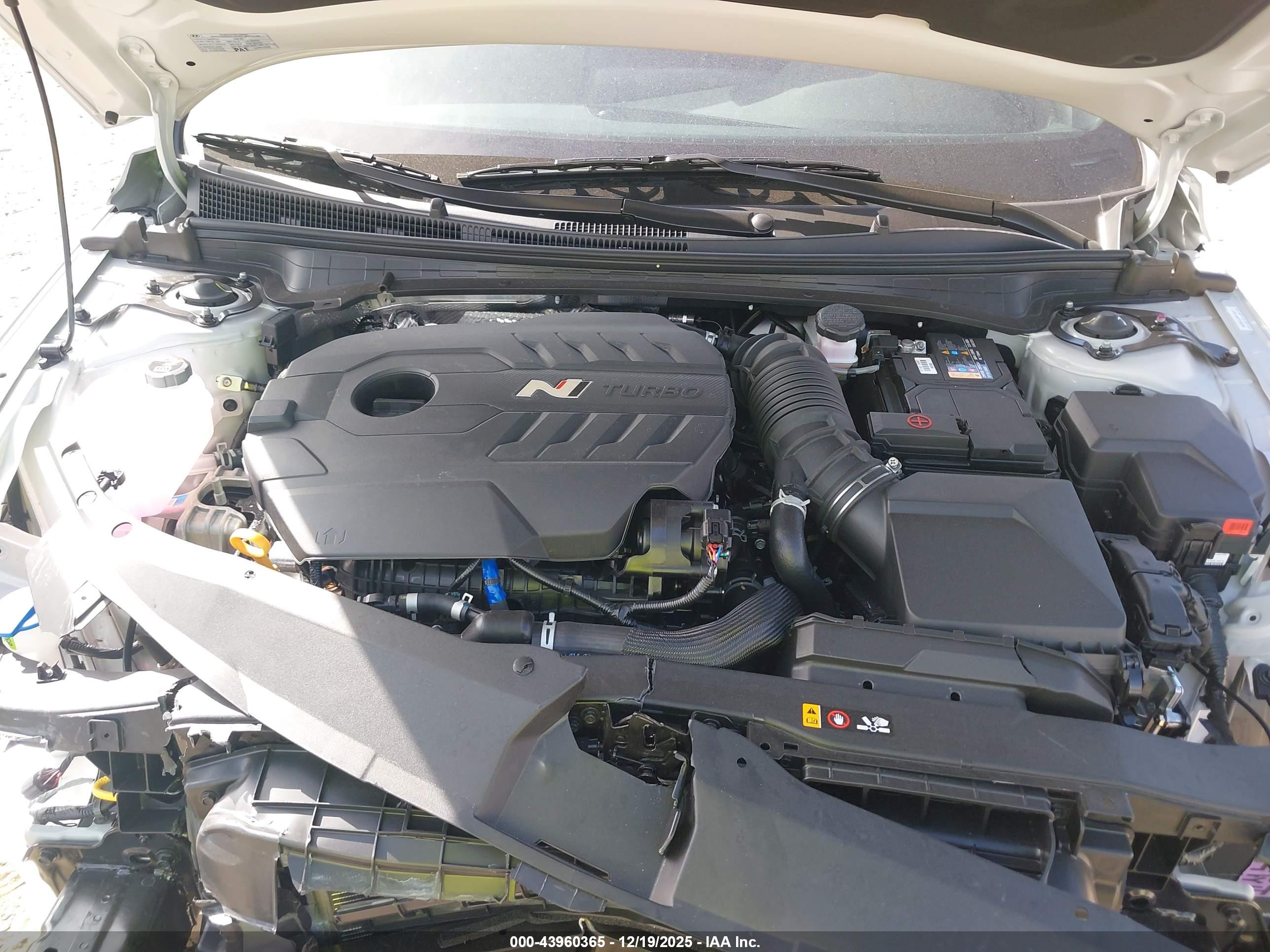 HYUNDAI ELANTRA image 10