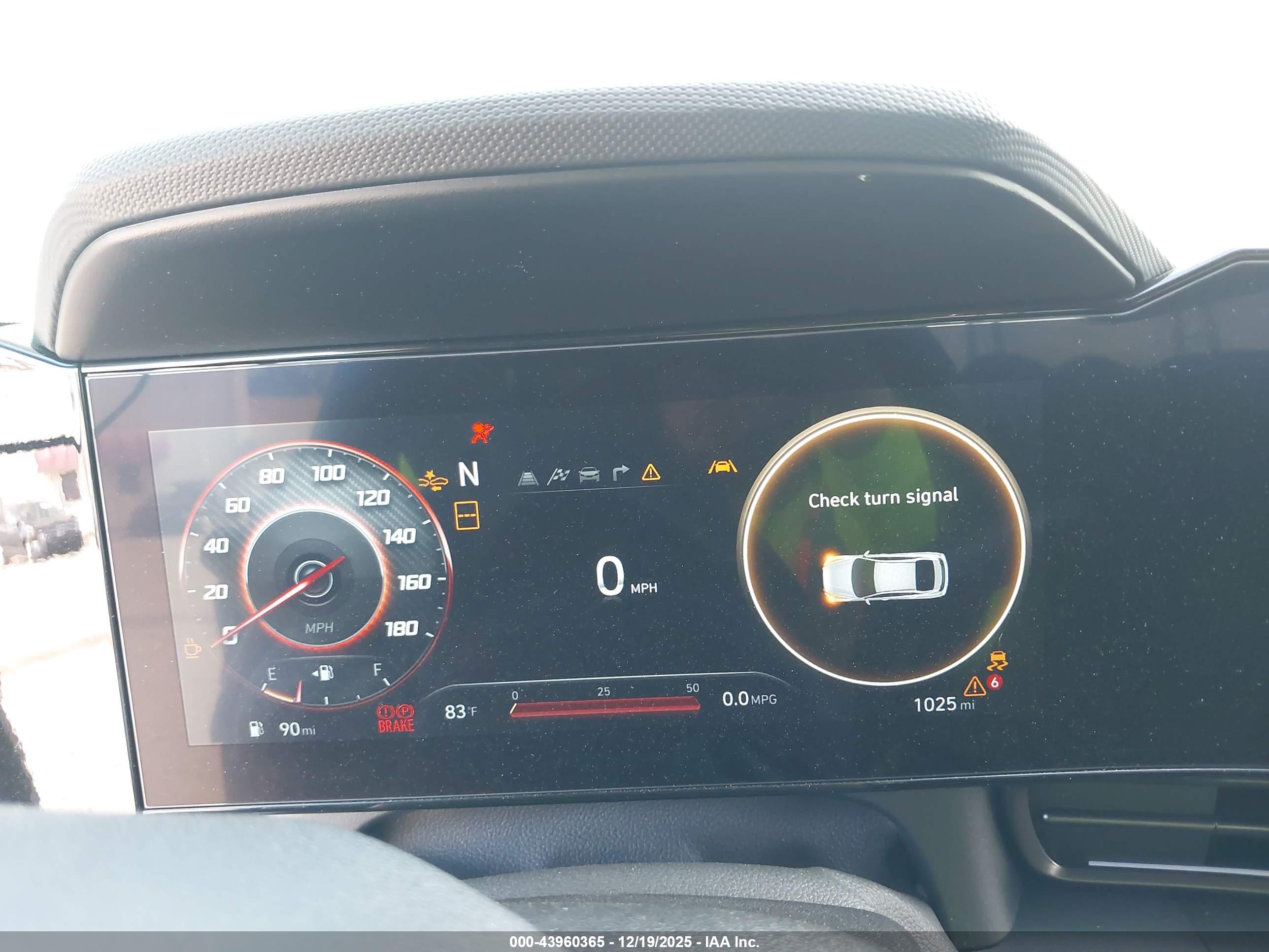 HYUNDAI ELANTRA image 7