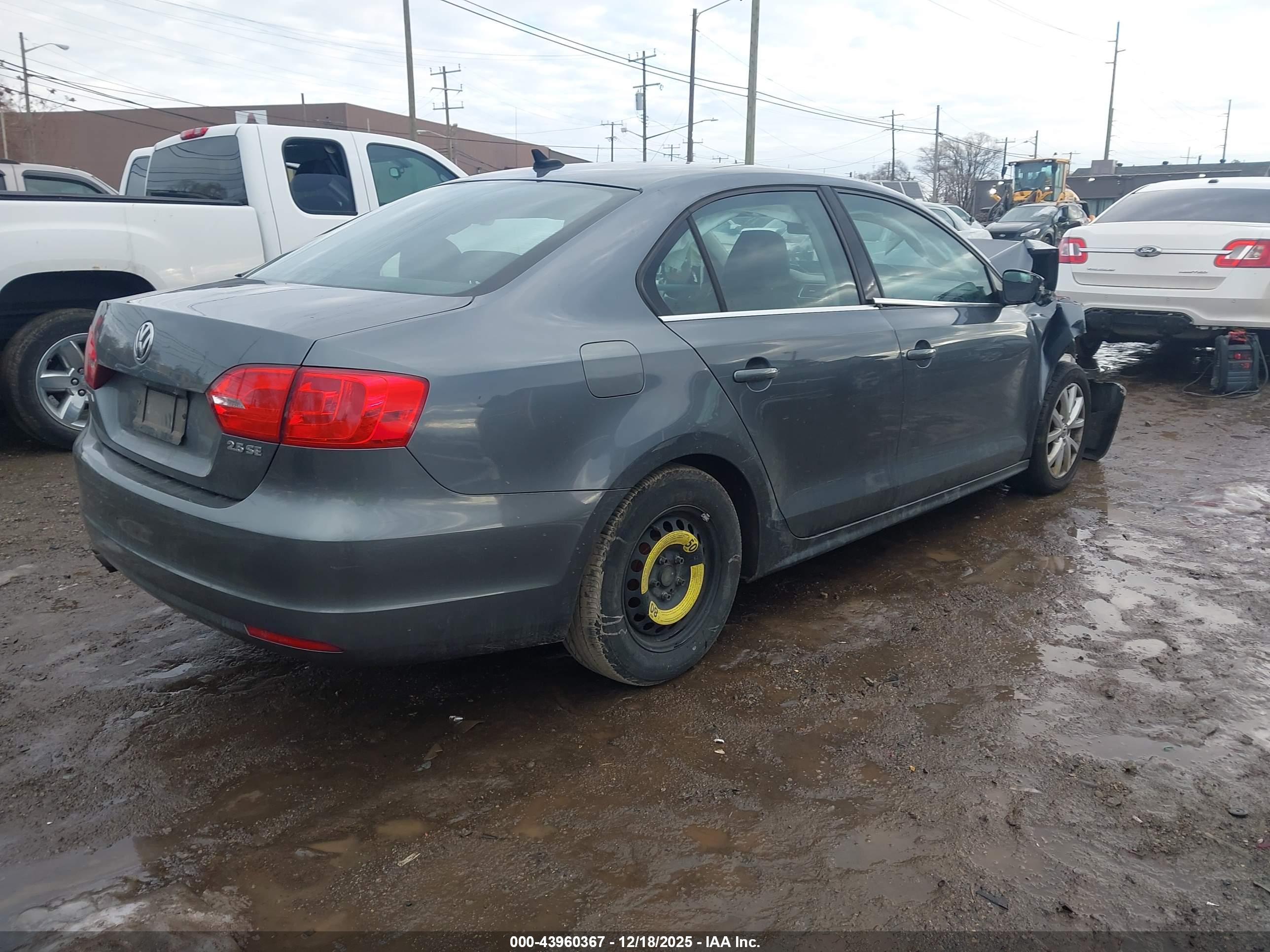 VOLKSWAGEN JETTA image 4