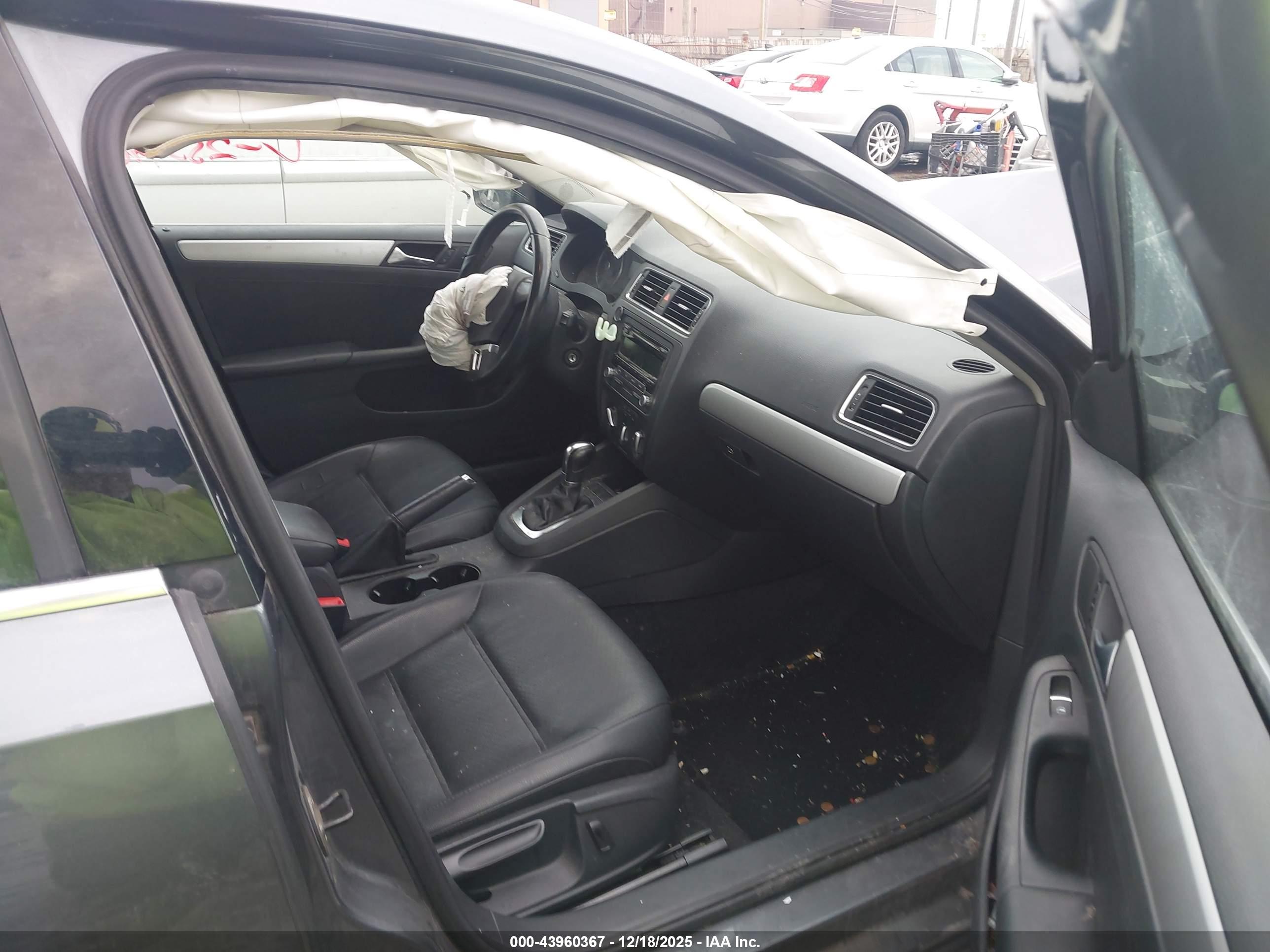 VOLKSWAGEN JETTA image 5