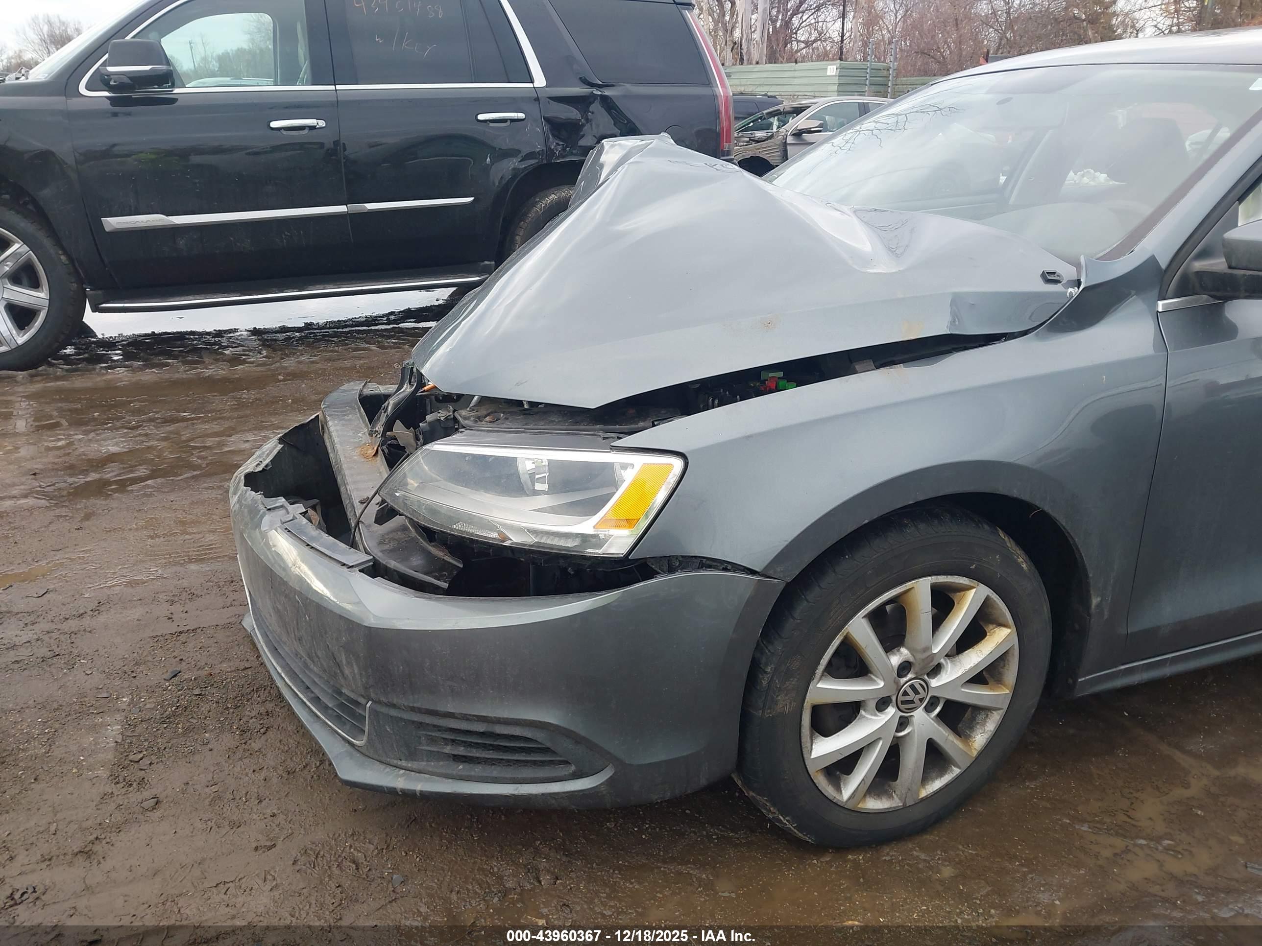 VOLKSWAGEN JETTA image 6